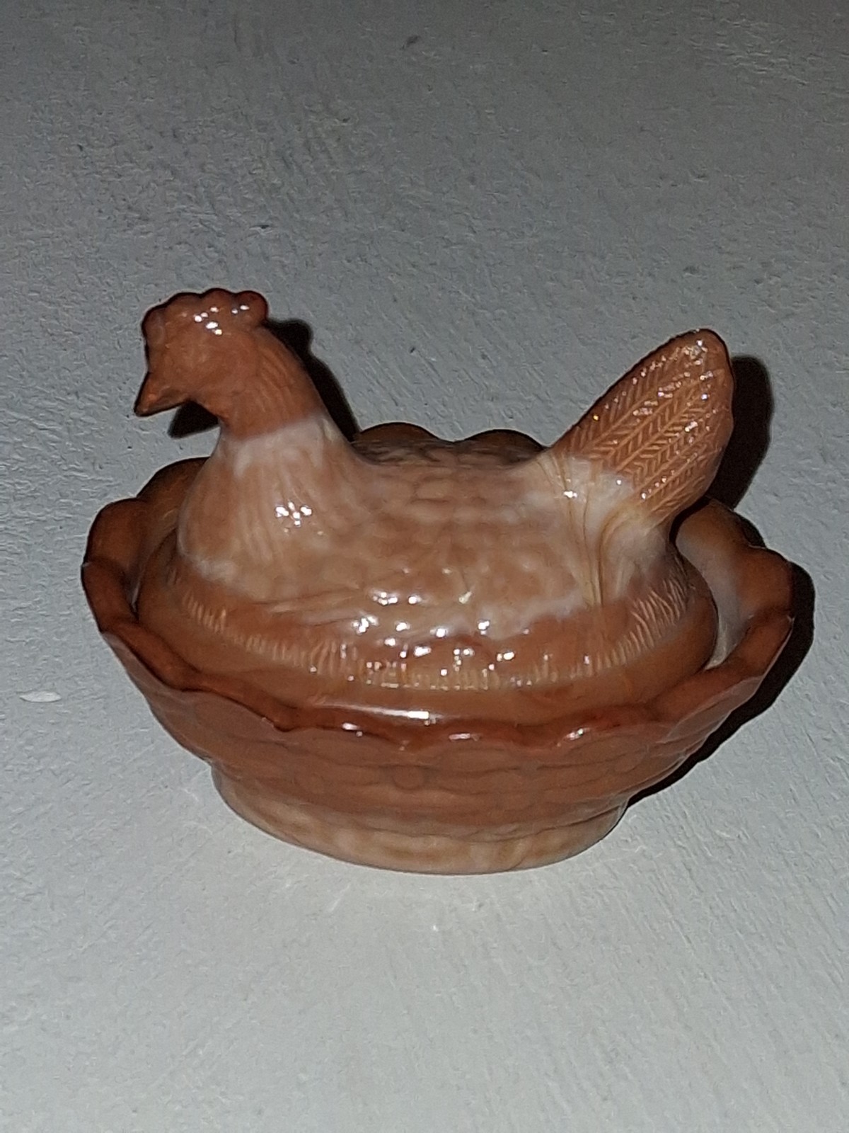 1 Boyd Hen on Nest Salt Cellar MINI 2″ GLOWS Brown Cream Swirl