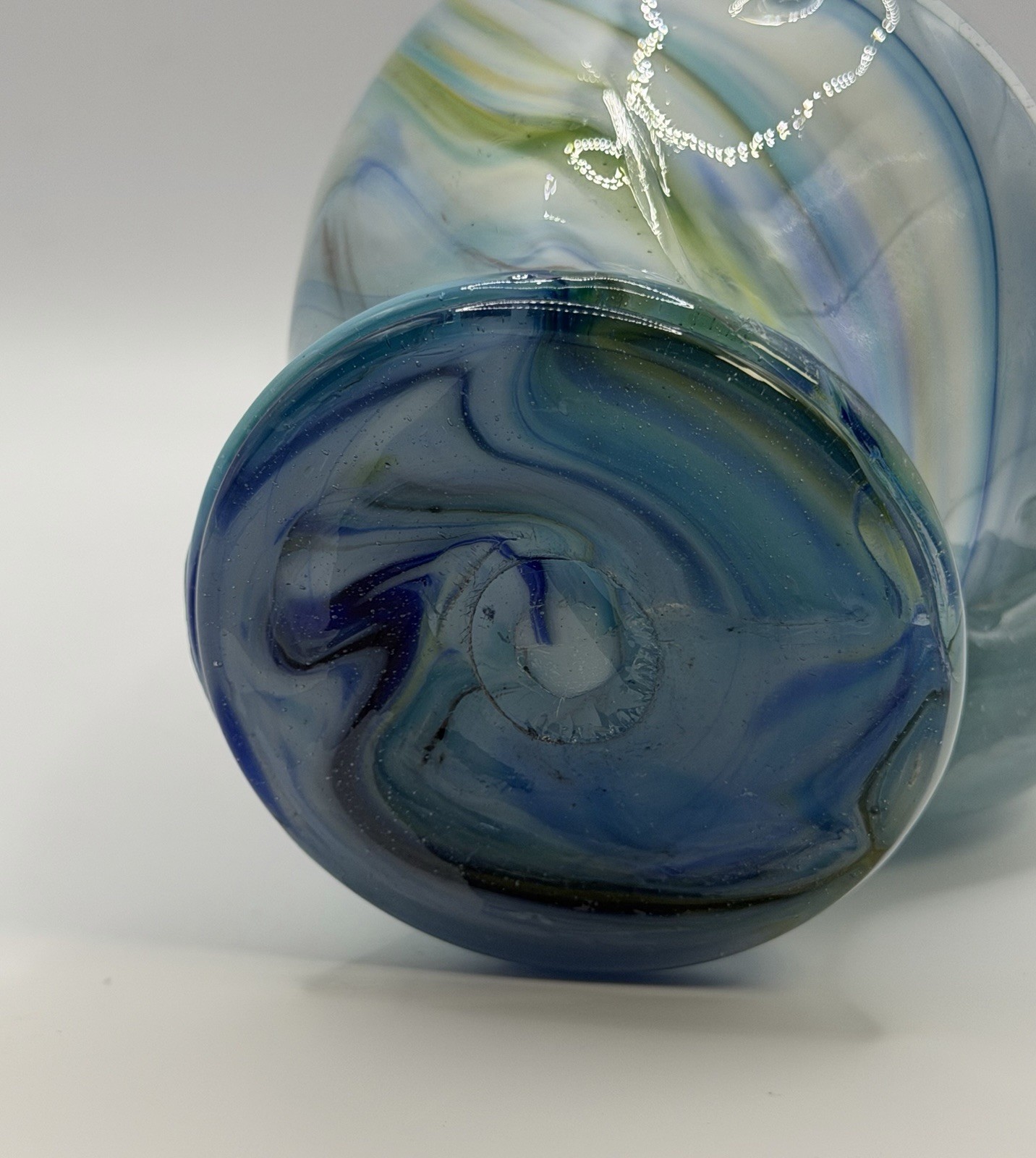 Vintage Hand Blown Art Glass Swan Vase Murano Style Blue Green Slag Swirl 10.5”
