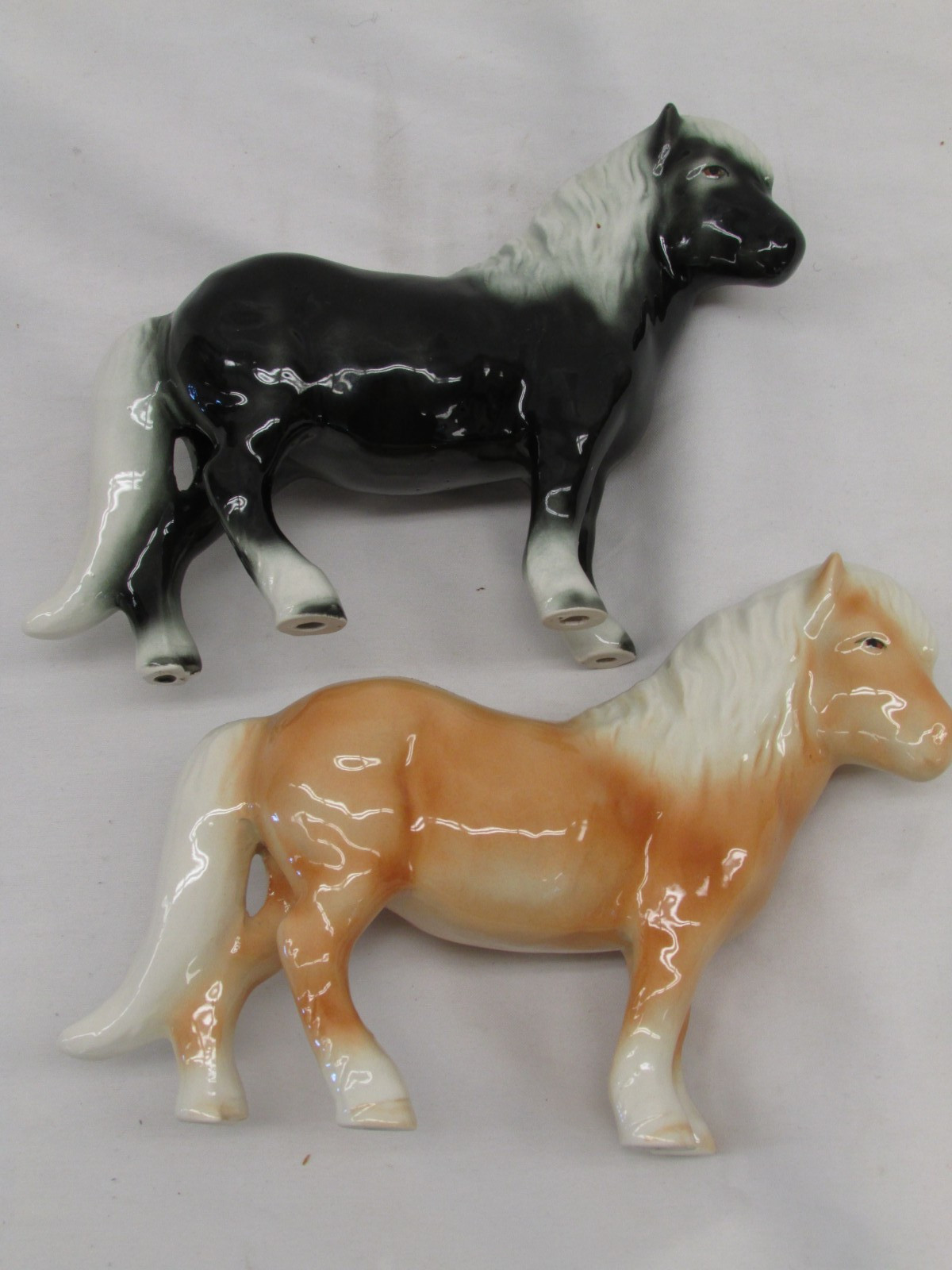 2 Vintage Wagner & Apel porcelain horses ponys 7.5″ x 5″