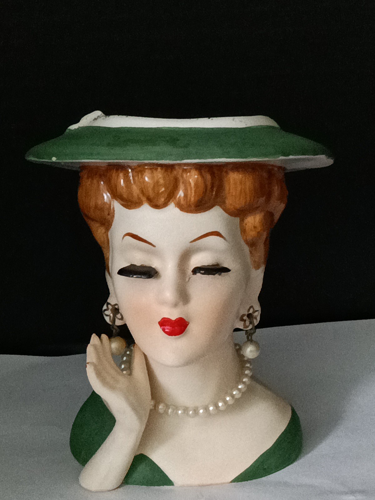 Vintage Lee Wards 4 1/2″ Lady Head Vase w/Green Hat, Pearl Necklace & Earrings