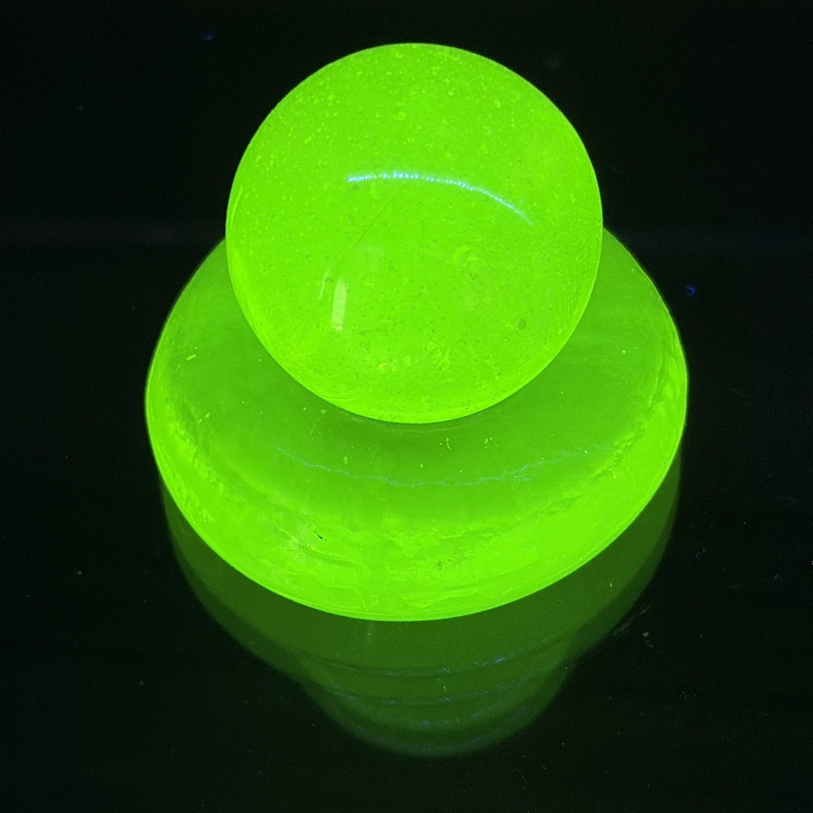 Boyd Marble Holder 1.5″ Vaseline Uranium Glass UV Glow w/ 1″ Shooter Marble HTF