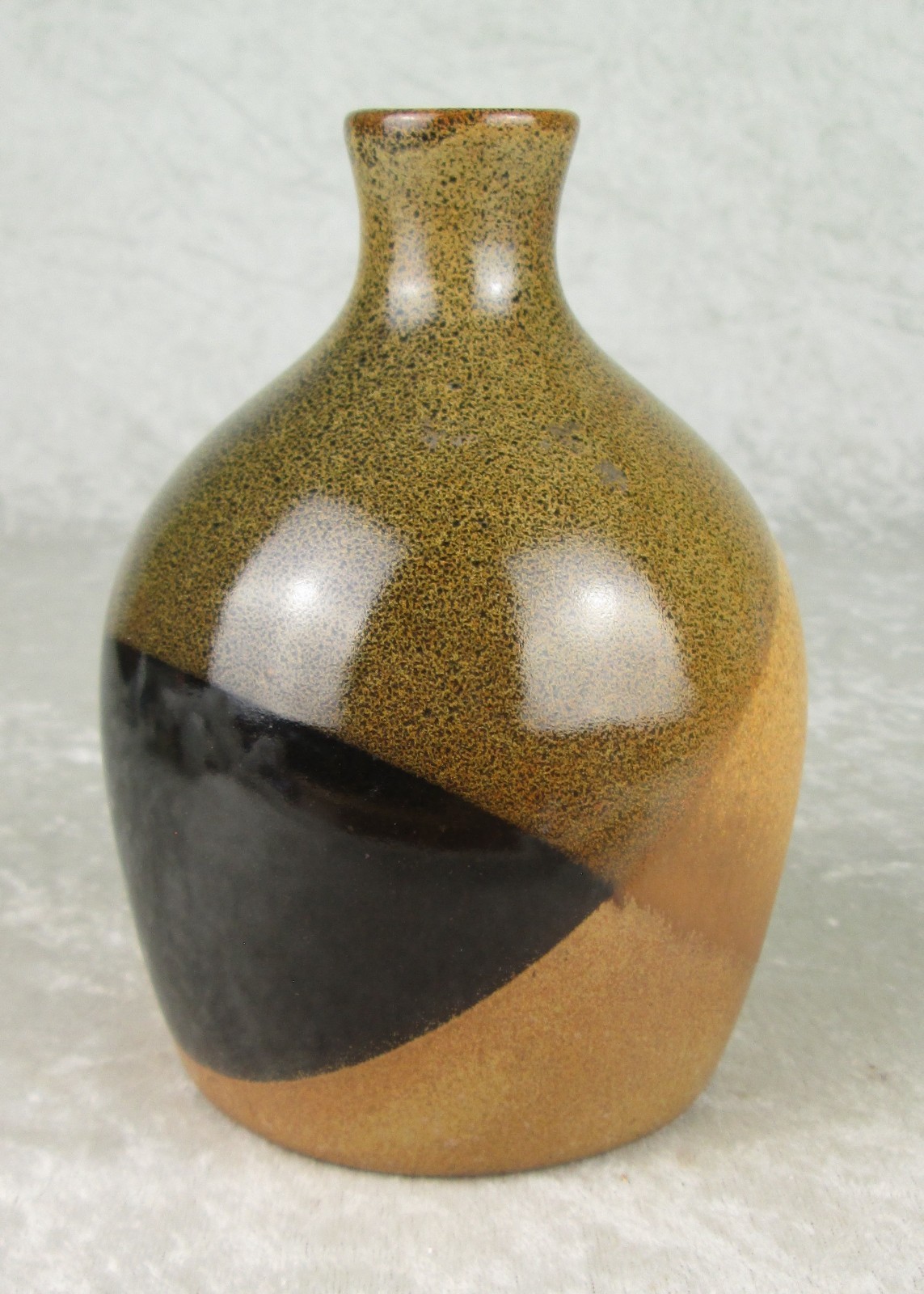 Pottery Craft Overlapping Circles Bud Vase 5-1/2 in Tall 3-7/8 Dia Mid Century