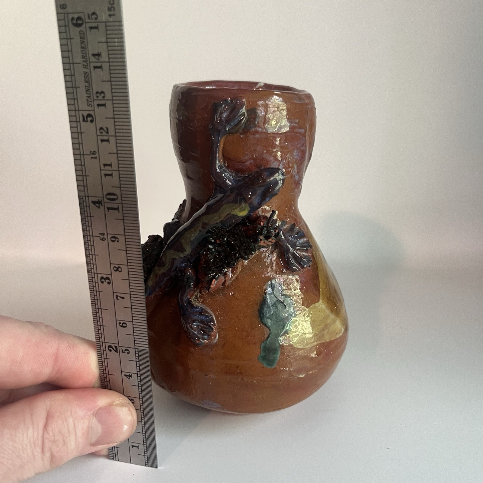 Studio Art Pottery Lizard Salamander Vase NC 2000 Leaf Impressions Signed 6″