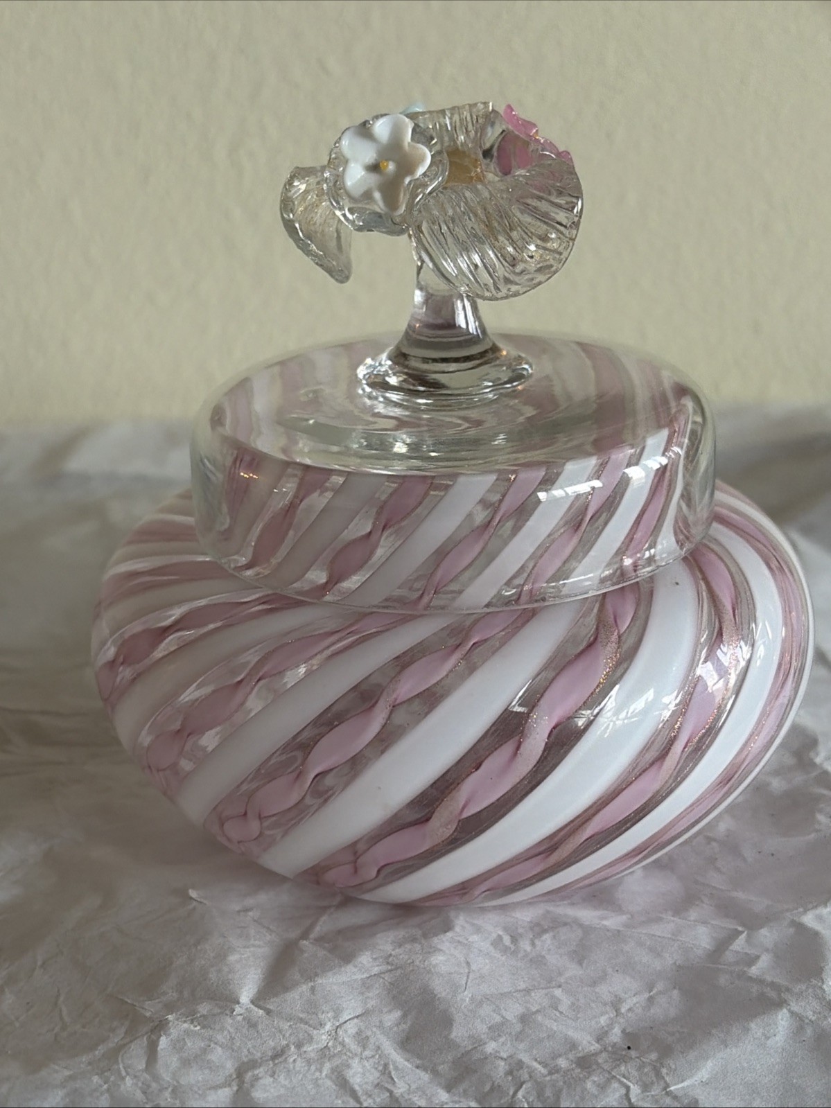 VENETIAN MURANO LATTICINO POT & COVER FINIAL FORMED AS PINK FLOWERS & GOLD