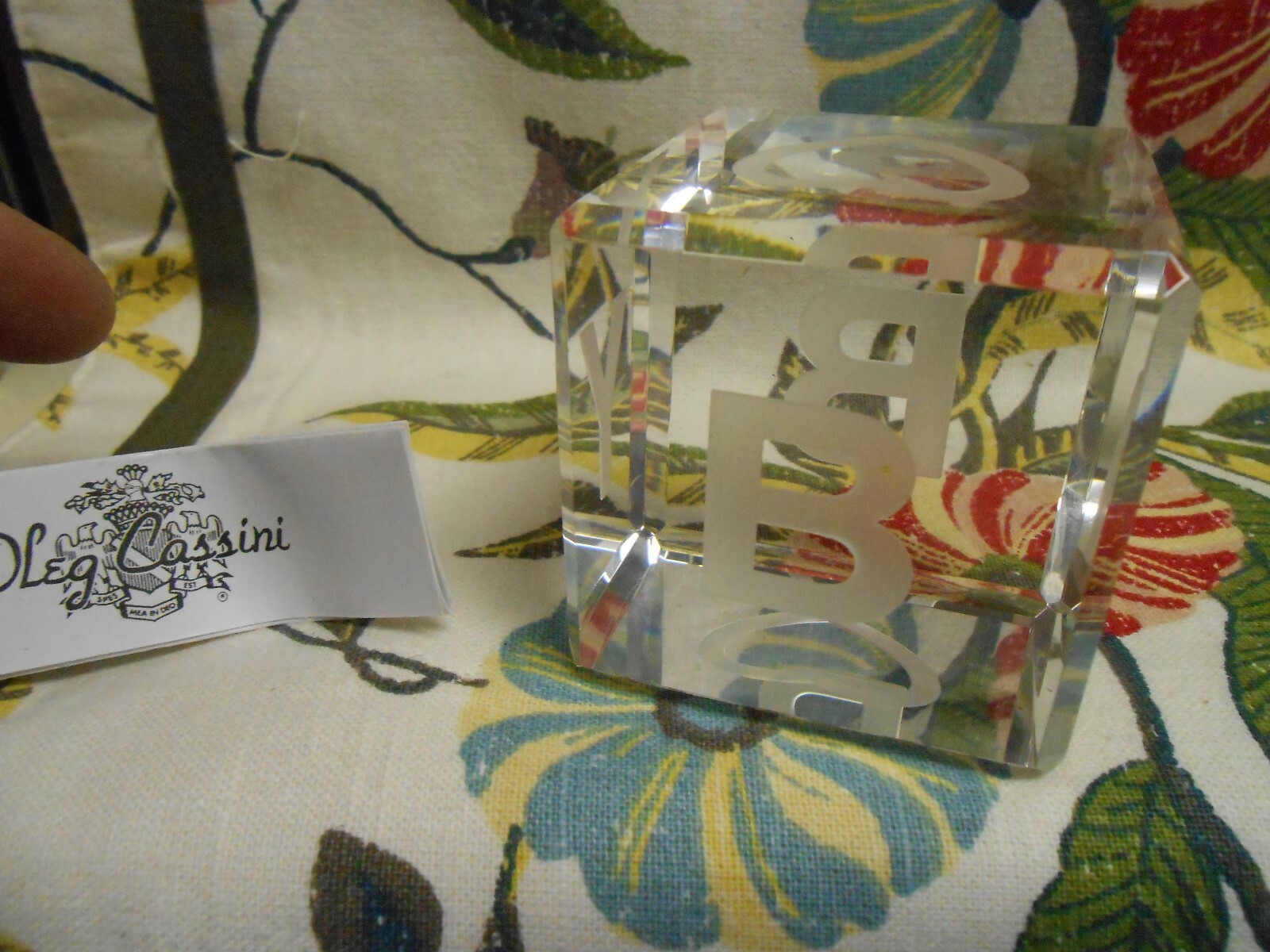 Oleg Cassini 2.25” BABY BLOCK Paperweight, optic crystal; NEW in box
