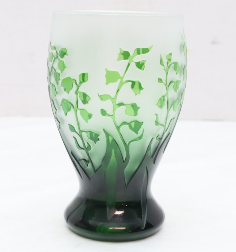 Christian Dior CAMEO Glass Cased Etched Art Glass Vase 5.25″ Tall Crystal