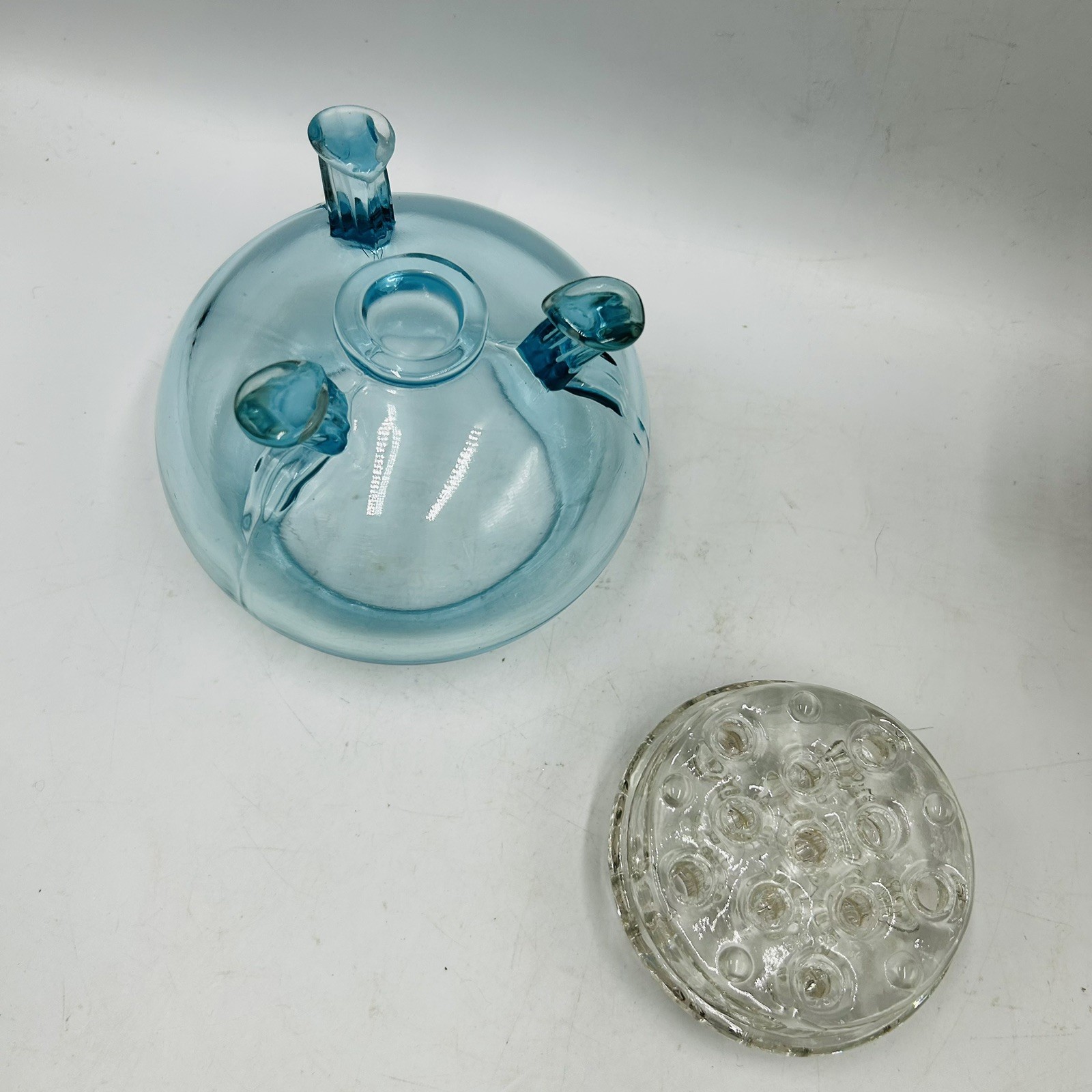 Vtg Viking Light Blue Glass Flowerlite Flower Frog 3 Legged Bowl Vase MCM VHTF