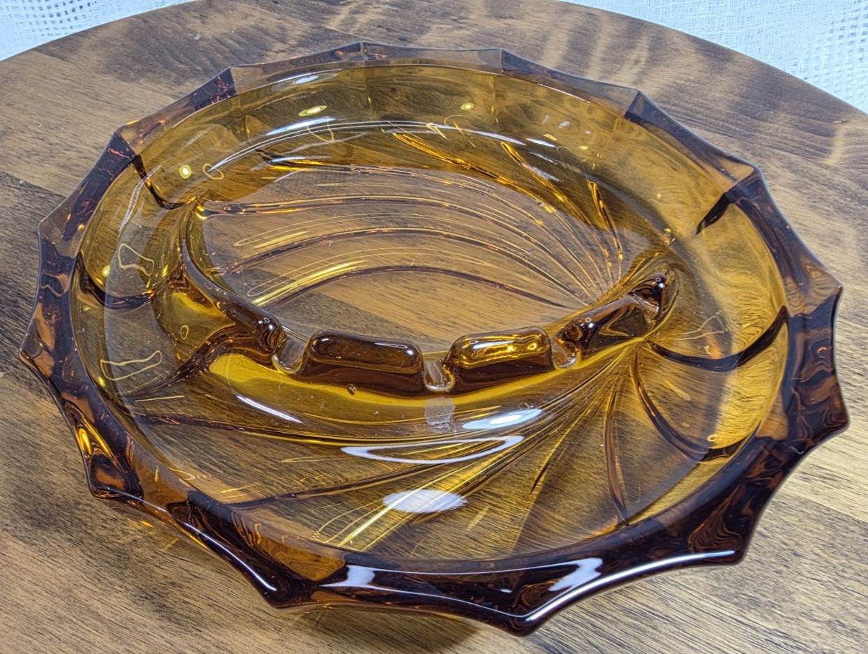 Vtg Viking Glass Amber Swirl Fantail Ashtray MCM Retro Decor Tobacciana 8″