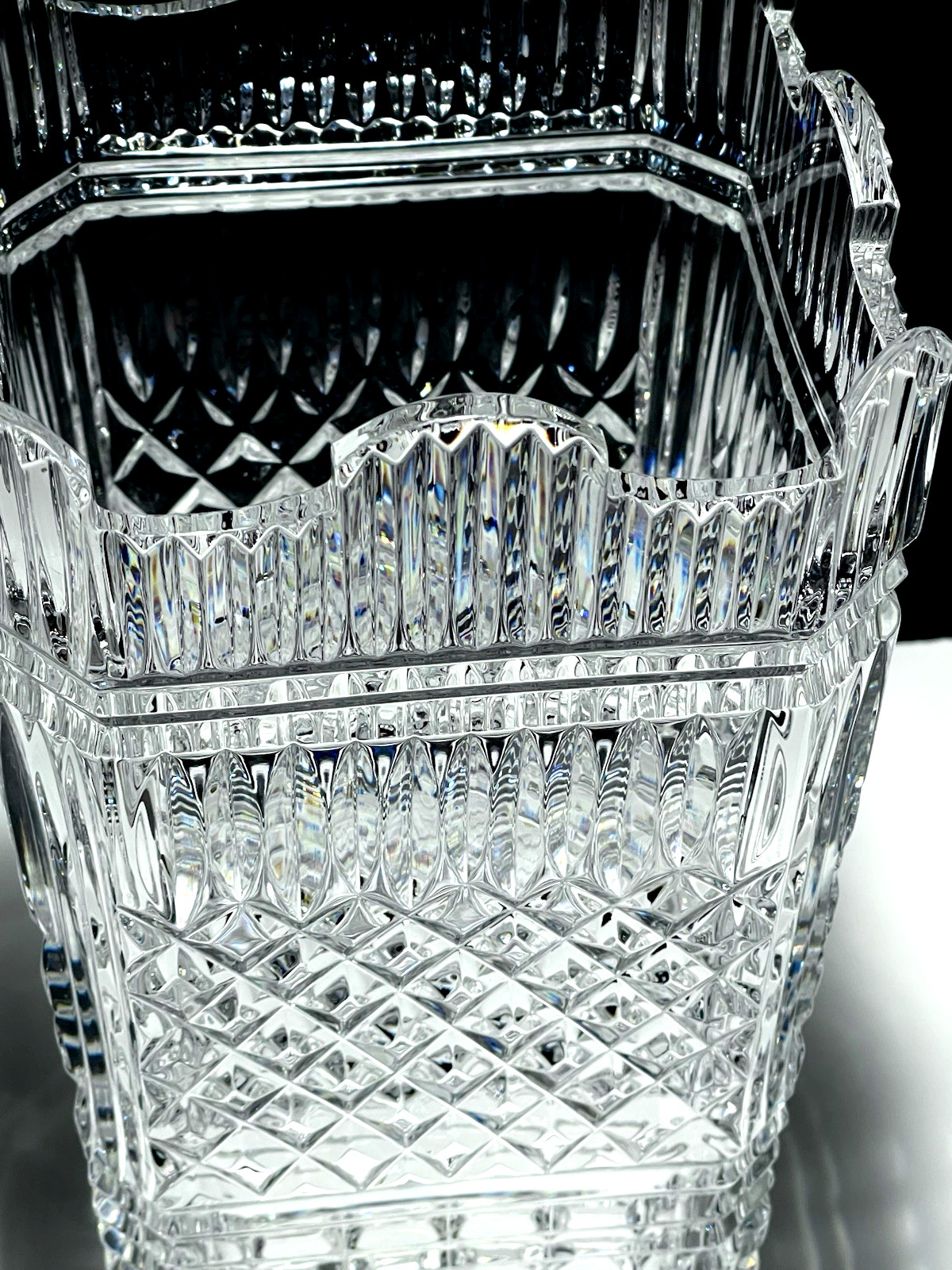HOUSE of WATERFORD CRYSTAL MASTER CUTTER 12″ SQUARE VASE ~ MADE IN IRELAND