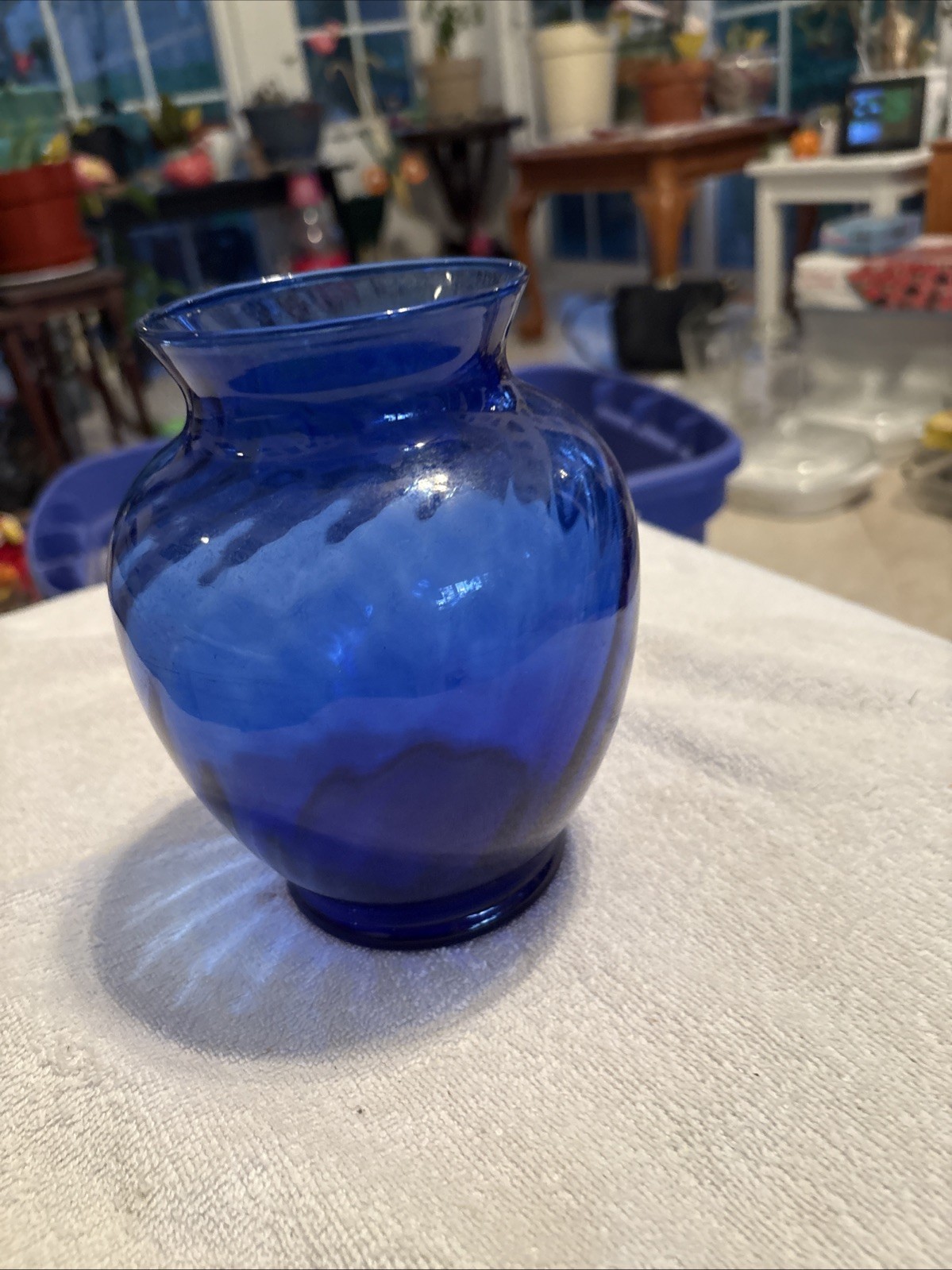 Vintage Indiana Glass Illusions Style Cobalt Blue Optic Swirl Pattern Vase