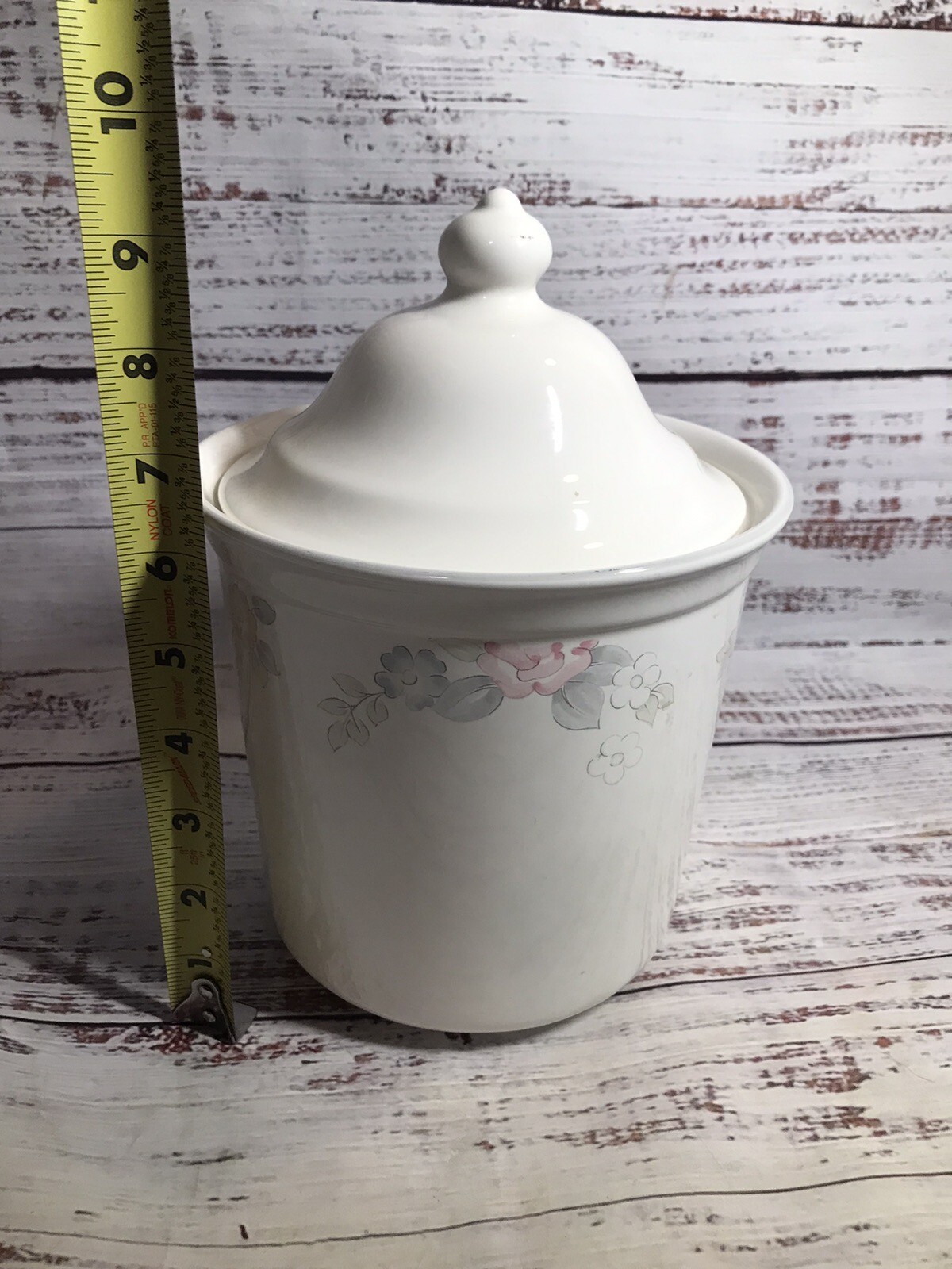 Pfaltzgraff USA Wyndham 2 QT Canister Discontinued Flowers VTG Country CRACK Lid