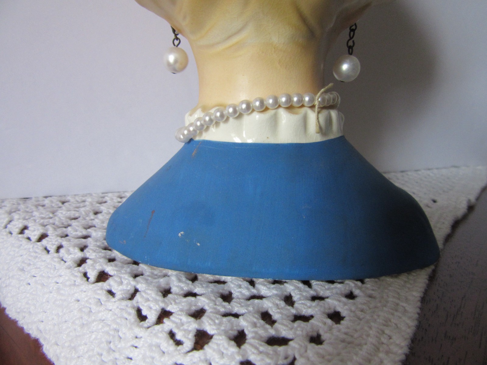 Vintage Lark Brand Lady Head Vase JN-4113 in Blue with Bow 7 1/2 Inches