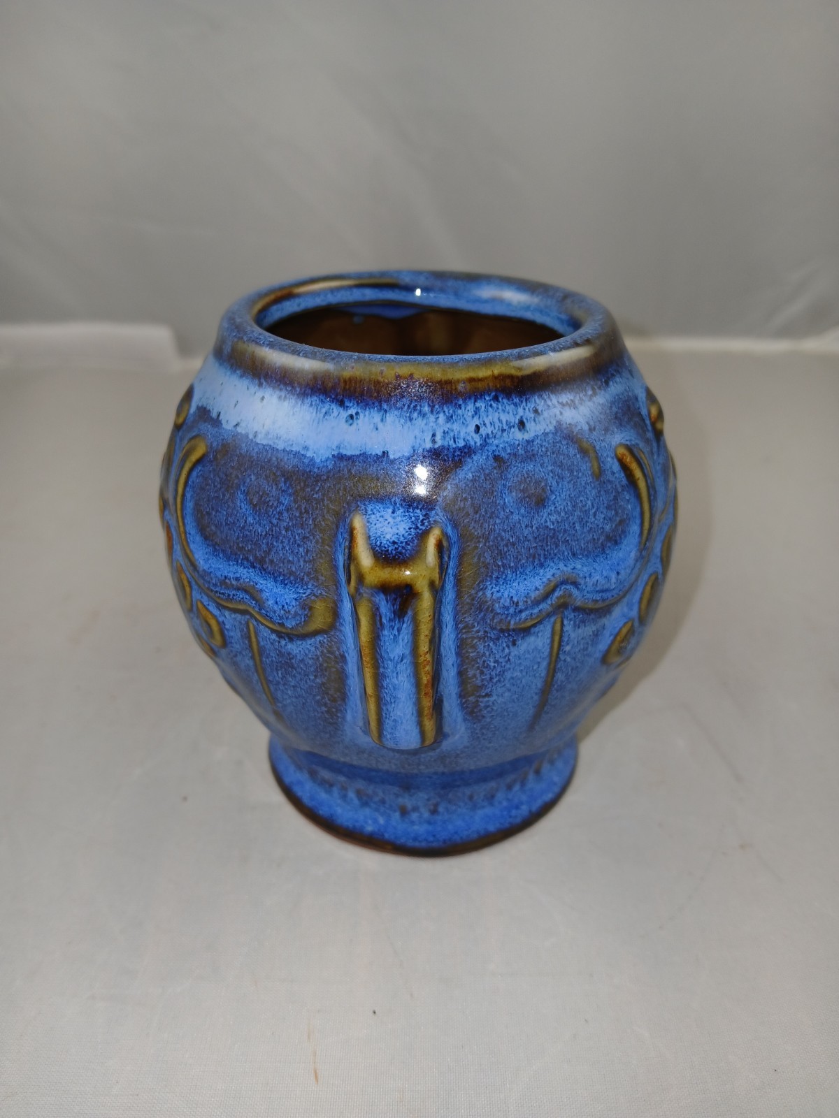 VINTAGE C.P.N.P. CANADIAN ART POTTERY BLUE GLAZE FISH SCALE 3.5″ VASE