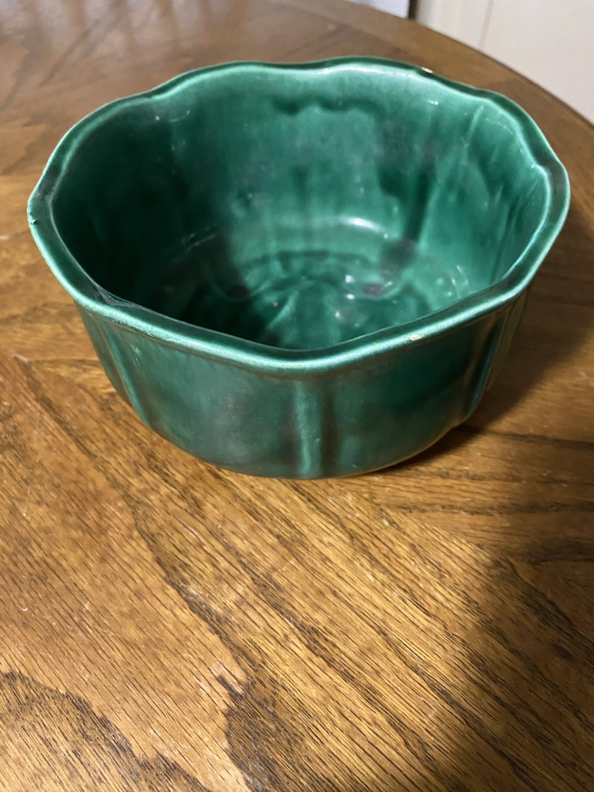 Vintage Hull Pottery Green Scalloped Planter W Ribbed Exterior #488 7” USA