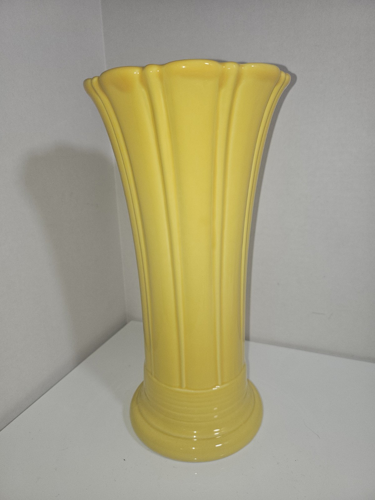 FIESTAWARE Fiesta 9 5/8″ Fluted Vase SUNFLOWER Yellow Modern Pretty