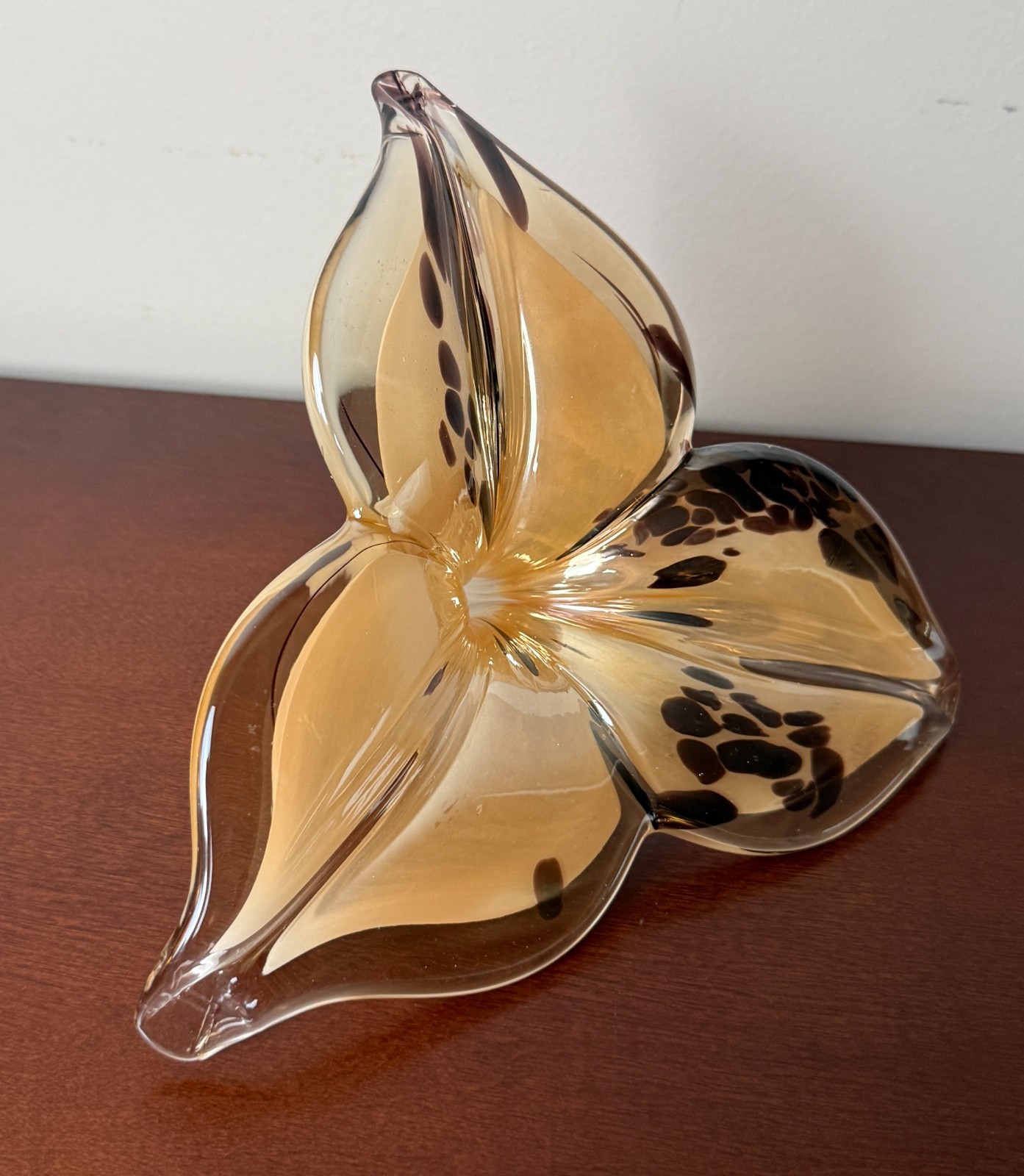 Murano Style Hand Blown Art Glass 3-Petal Flower Spiral Stem Amber Brown Sculptu