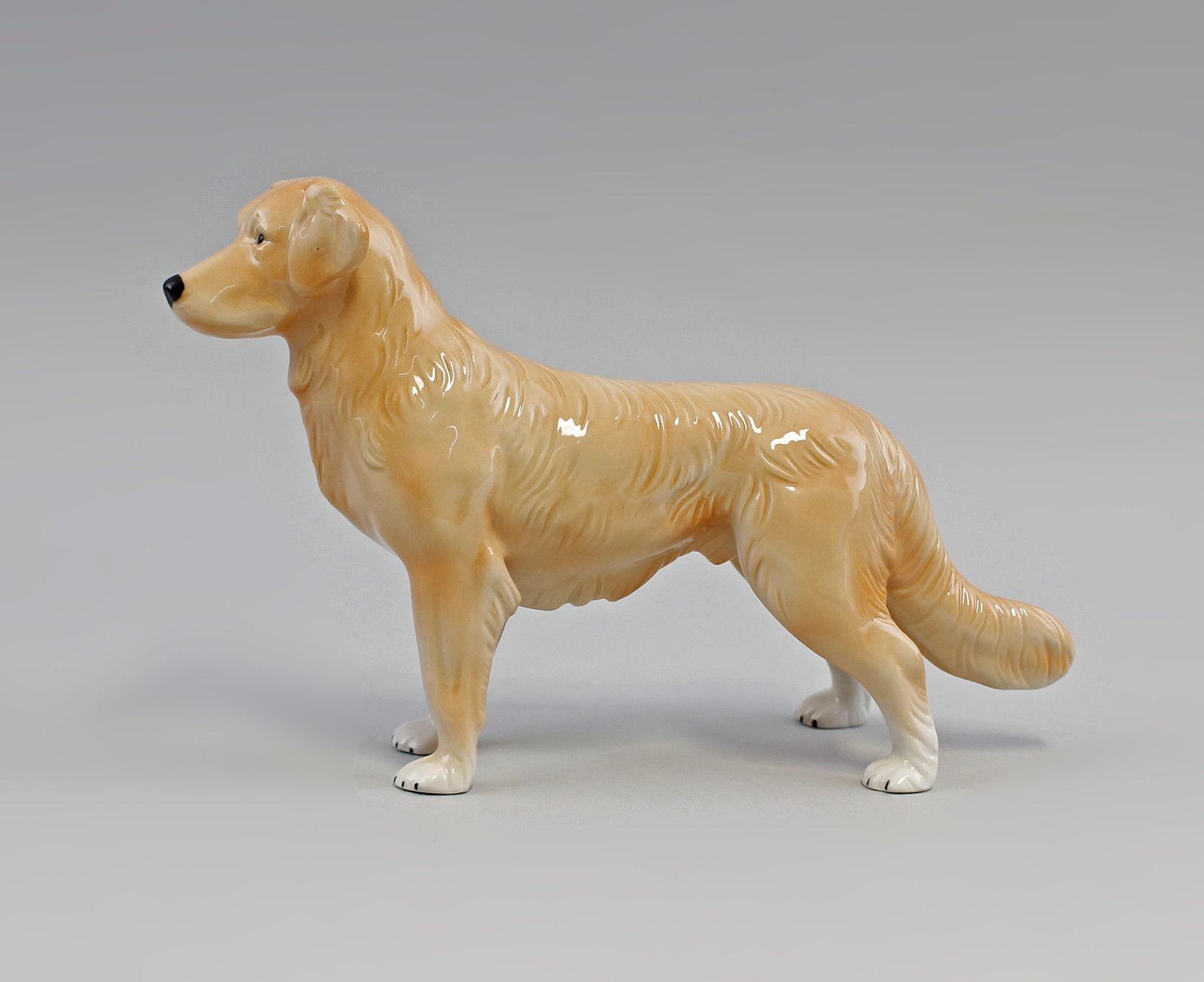 9942654-d Porcelain Figurine Golden Retriever Dog Wagner & Apel 5 7/8×8 11/16in