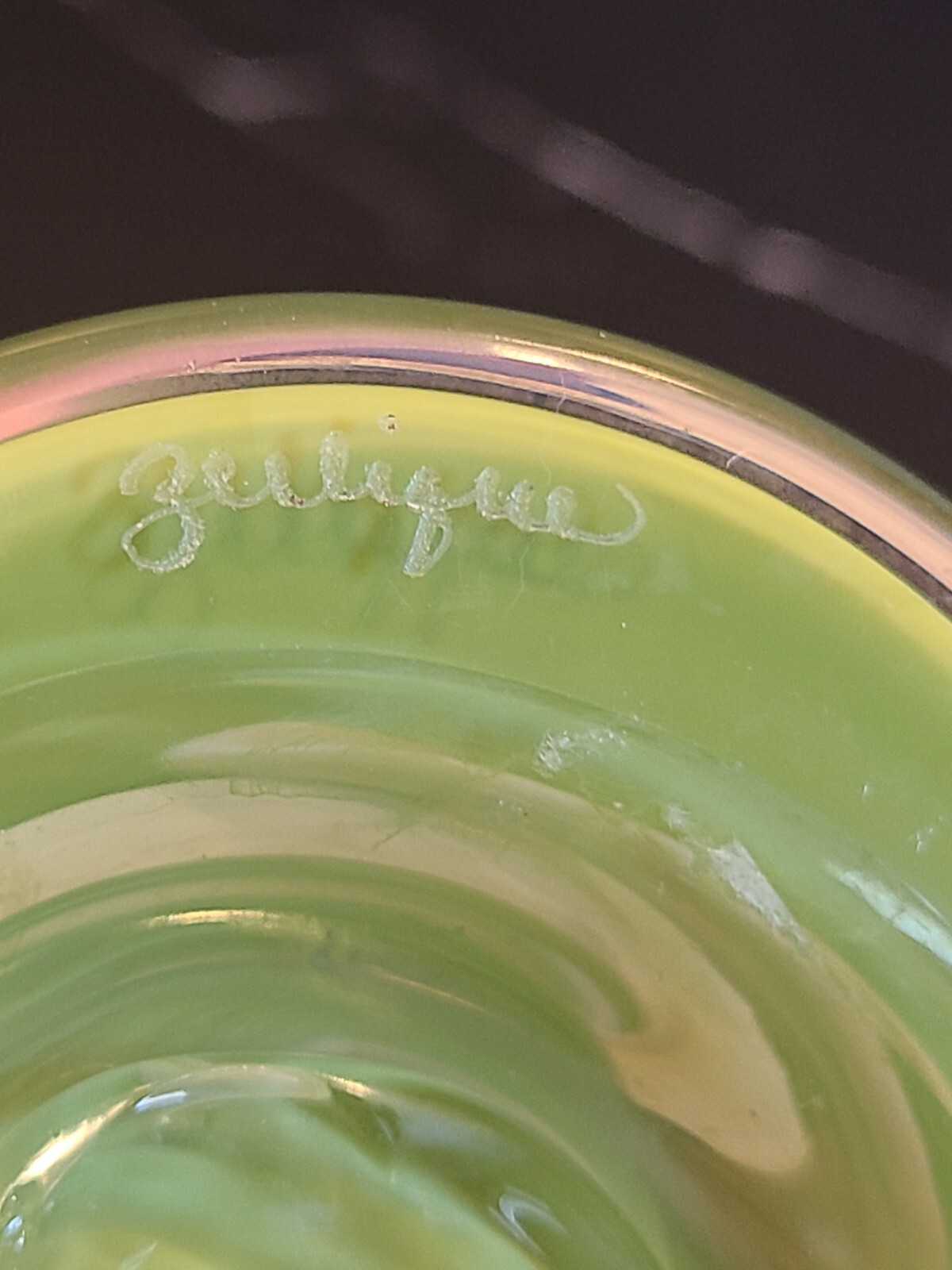 ZELLIQUE Green Iridescent Studio Art Glass Signed Vase 2001 8.5″ x 3.25″ EUC
