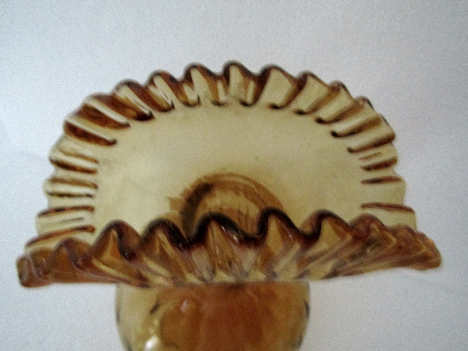 Fenton Glass 1950’s Amber Yellow Optic 8 3/4″ Fluted Top Fan Vase