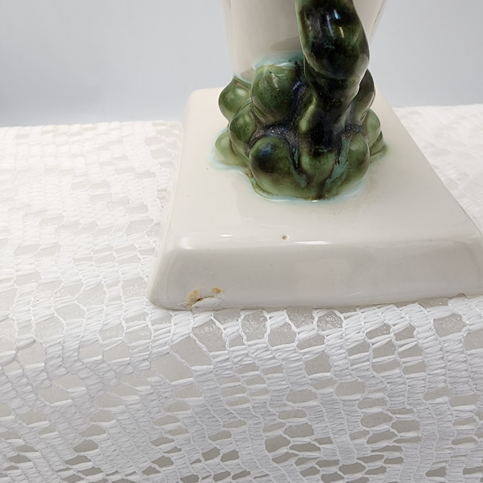 Beautiful Tokay USA Grapevine Cornucopia Vase 6.5 In High Vintage