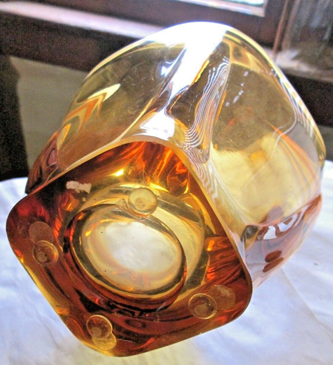 VINTAGE AMBER MURANO RAISED ARMS ART GLASS BASKET, 1 1/2″ X 7 3/8″, 55 Oz. USED