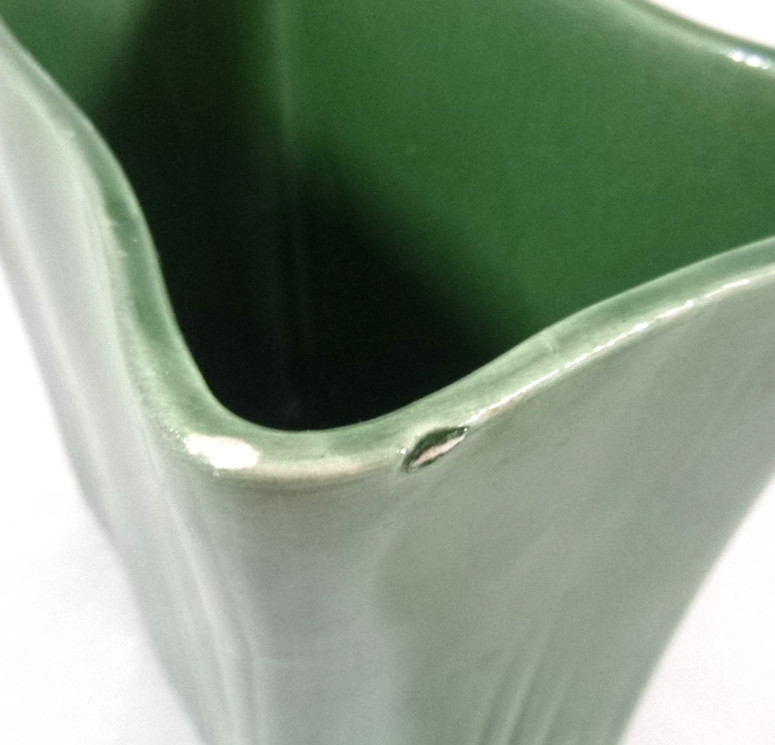 Vintage 1950s Mid Century MCM-USA Pottery Vase-Tapered Shape-Glazed Green-7″x6″