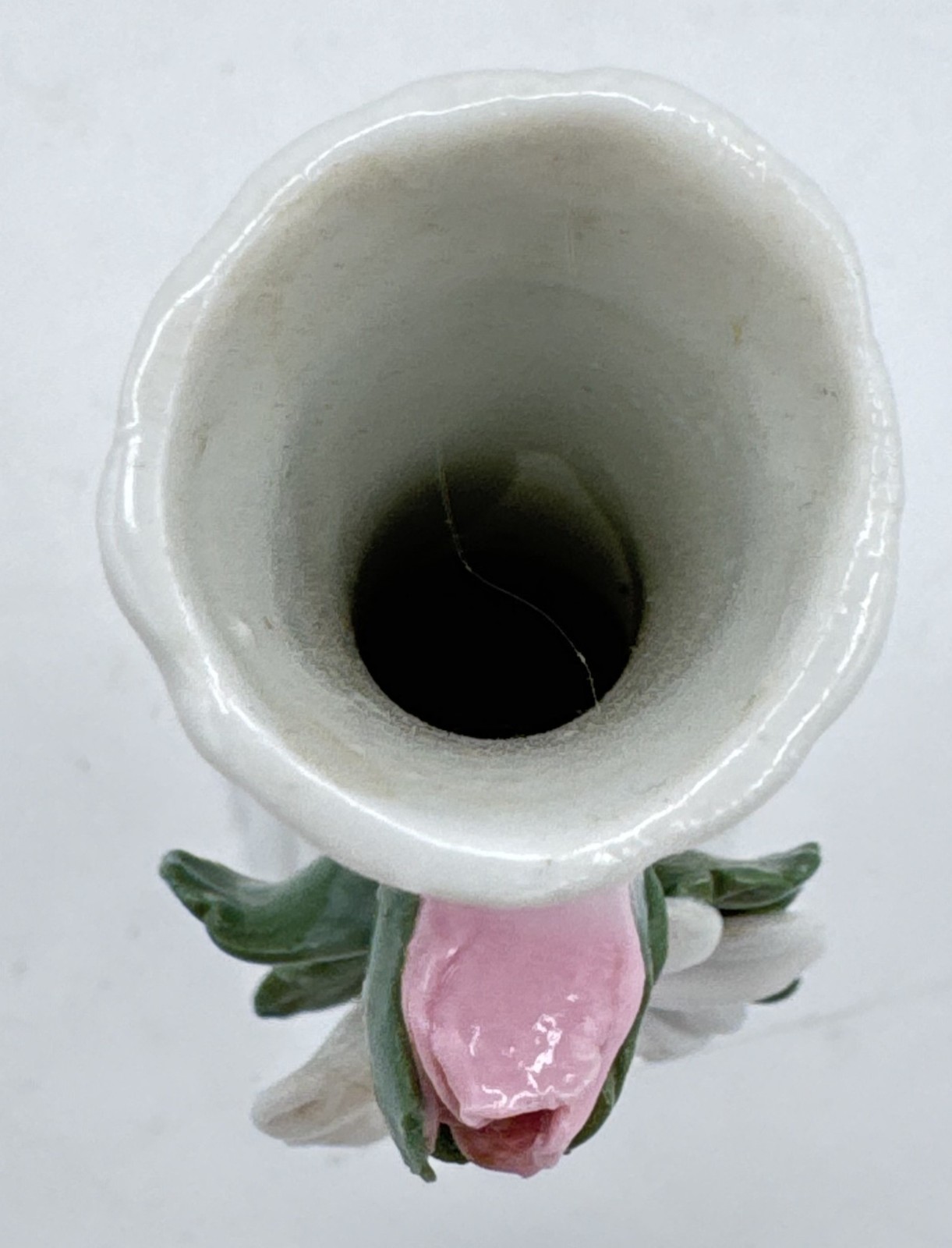 VTG Ceramic Mini 4″Bud Vase White Pink 3D Flowers Swirl Ribbed Texture