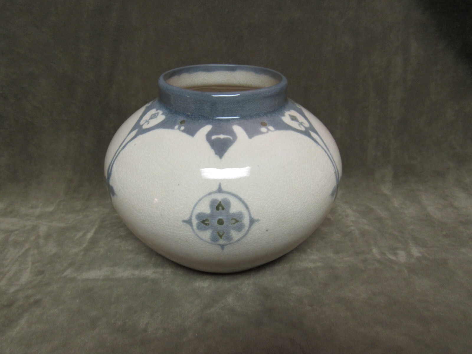 1900’s Arts Crafts AETCo American Encaustic Tile Co Art Pottery Vase RARE item