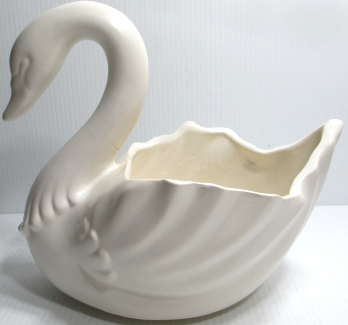 Vintage Hull Pottery Swan Planter # 812 White 7 7/8″ Tall # 2