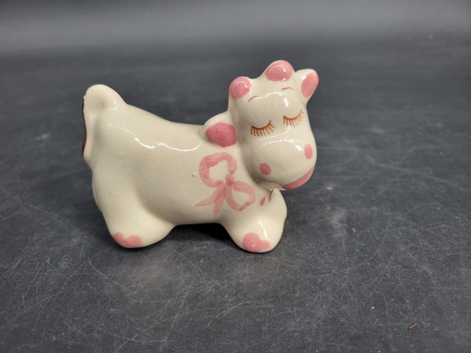 Vtg 1950’s Rio Hondo Pottery California Mama Cow Figurine Eyelashes Pink Ribbon