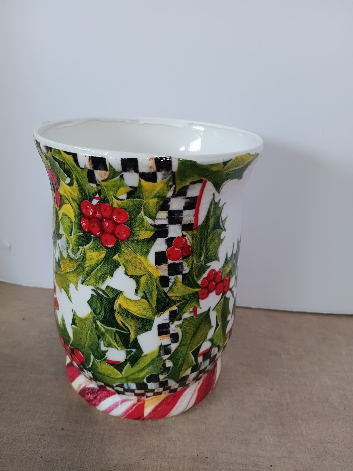 FITS WITH MACKENZIE -CHILD’S SNOWMAN GLASS 6 ” VASE, MADE BY ME