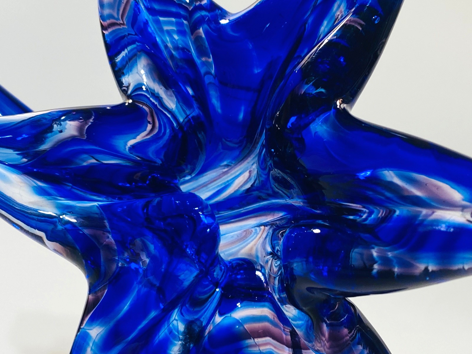 Vintage Hand Blown Art Glass Lily Flower Sculpture Curved Stem Blue Purple 12.5″