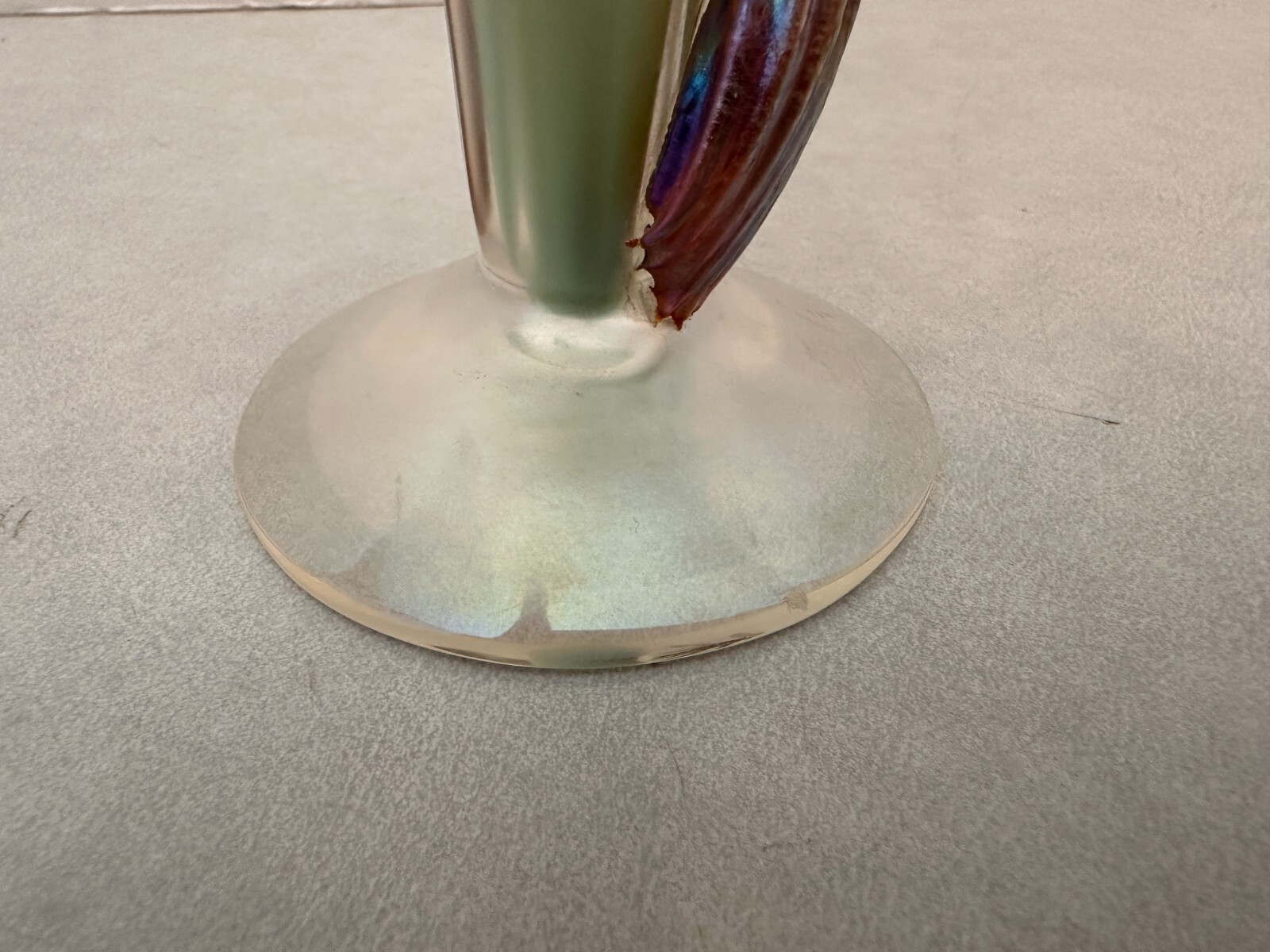 2001 Zellique Studios – Signed Vase – 8″ Tall – Light Green