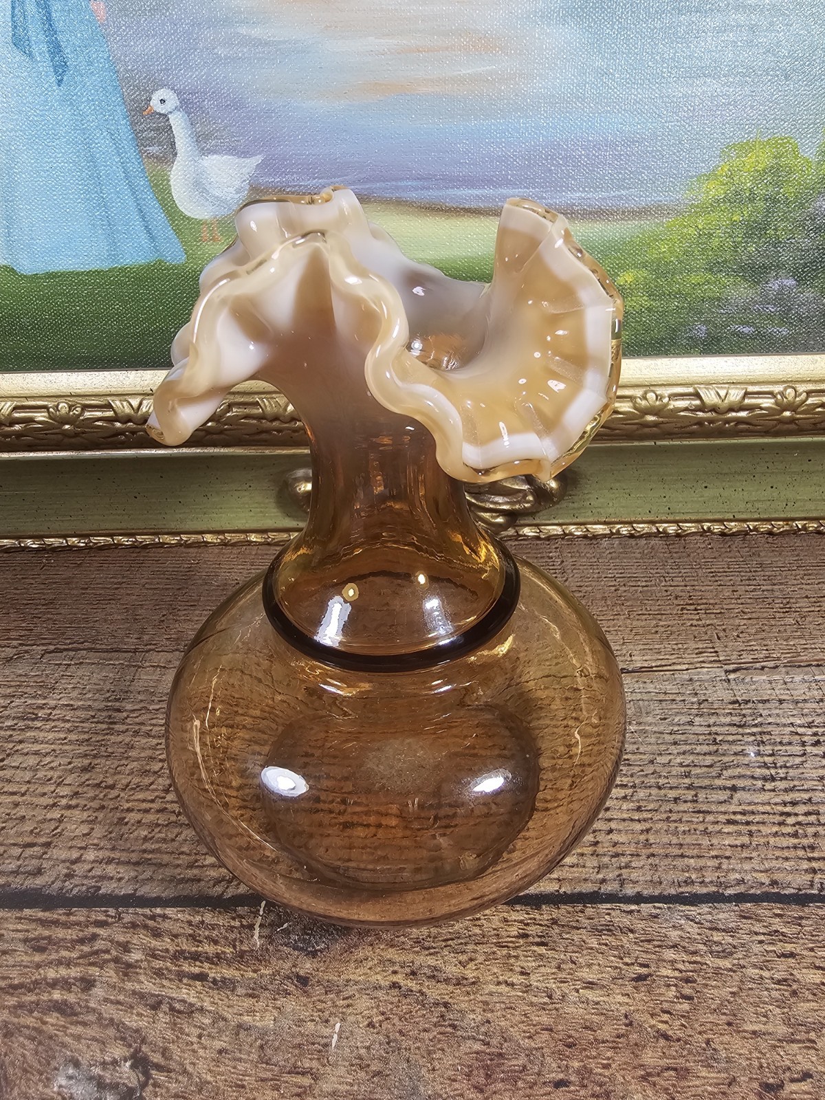VTG 1980s Fenton Cameo Ruffled Top Opalescent Art Glass Vase,6.5″