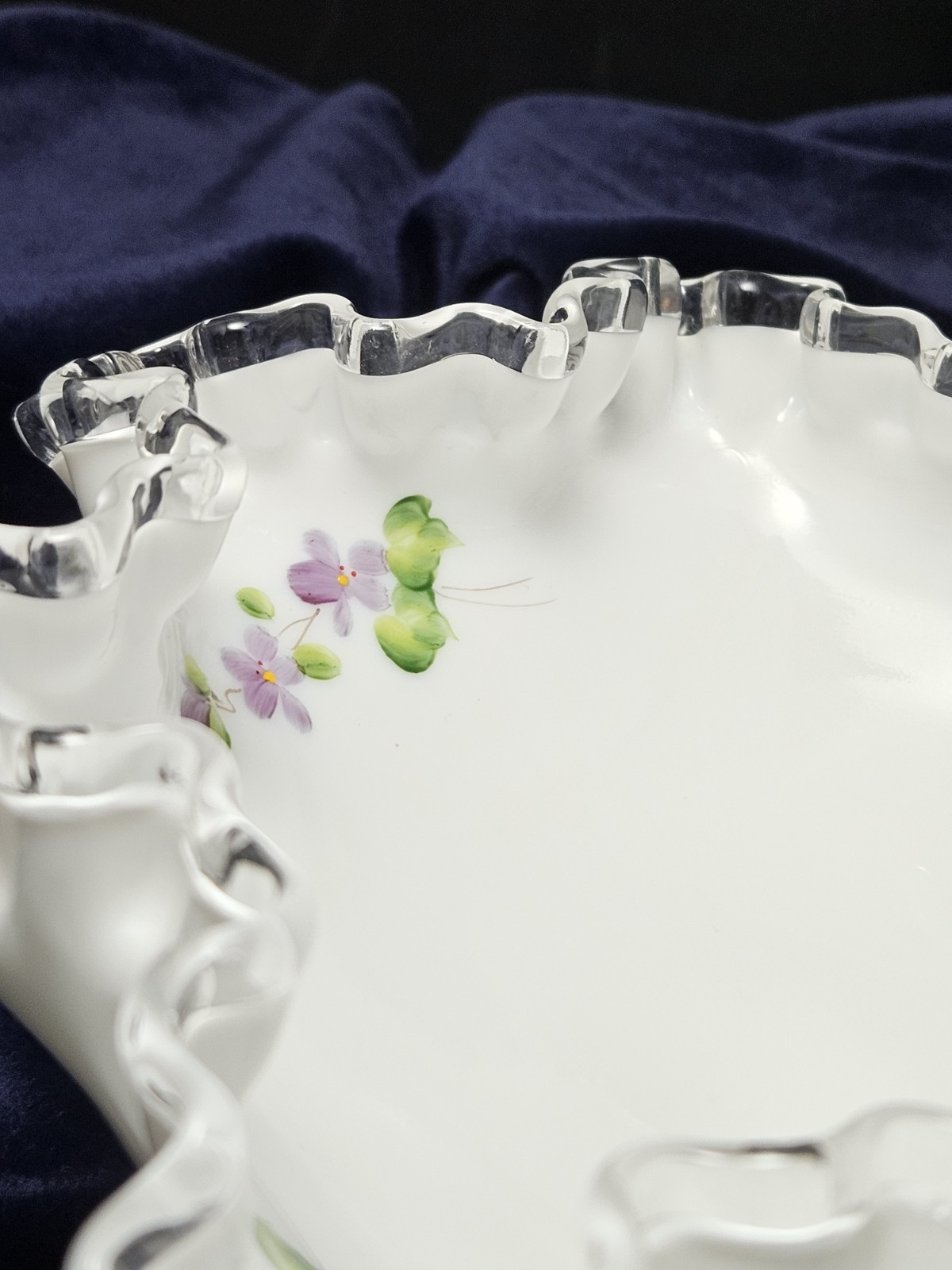 FENTON – VINTAGE “Violets in the Snow” footed compote dish – SIGNED