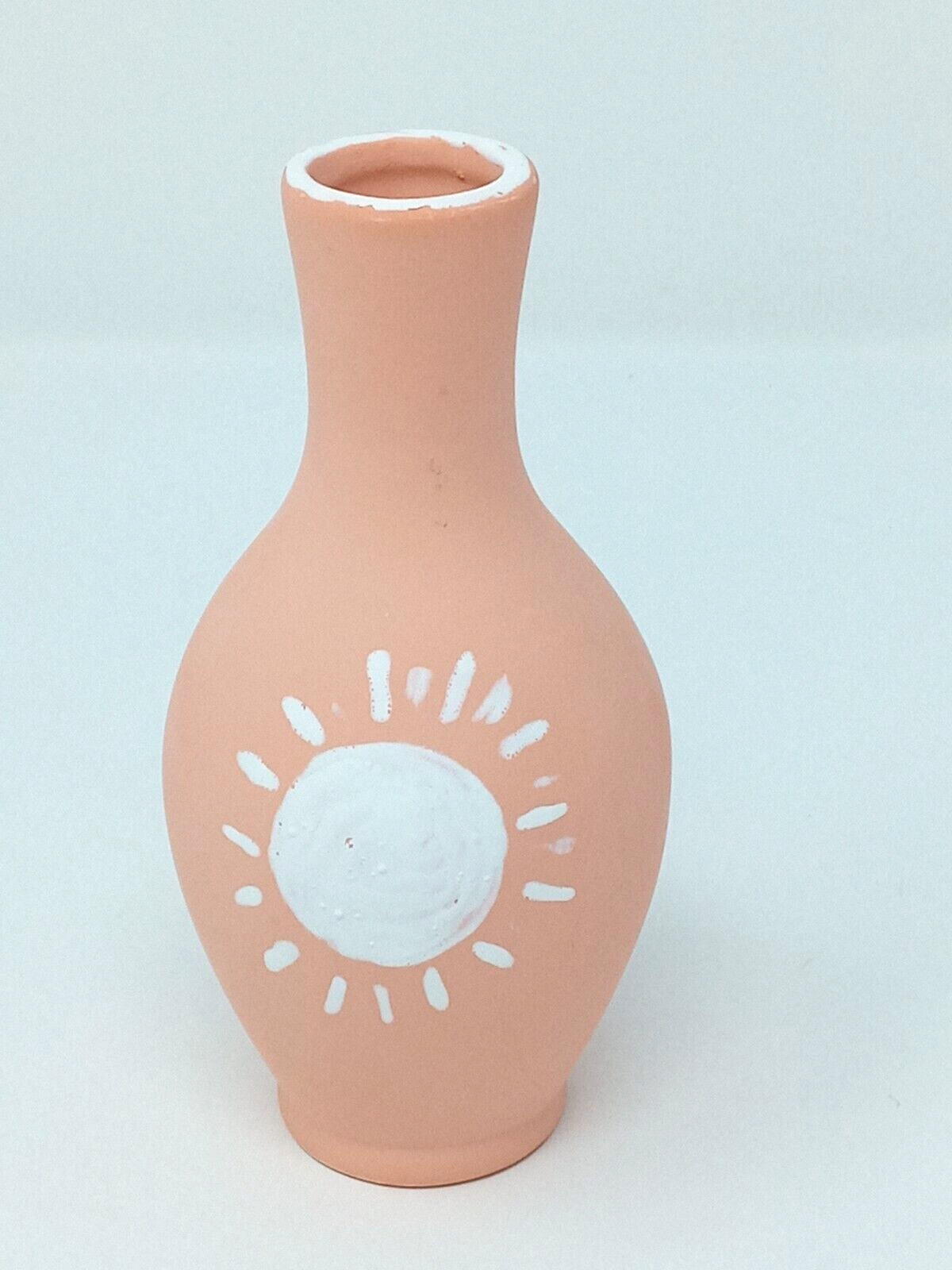 Horizon Group USA 5.25″ Ceramic Bud Vase pink w/ white hand painted sun