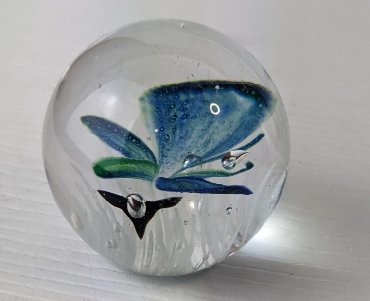 Dynasty Gallery Butterfly Paperweight Art Glass 2.25” Glow In Dark Blue Green
