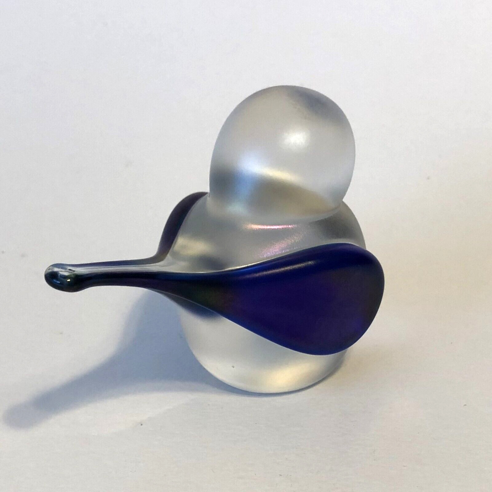 Zellique Studio Art Glass Cobalt Blue Iridescent Bird With Heart Signed 4×3″ VTG