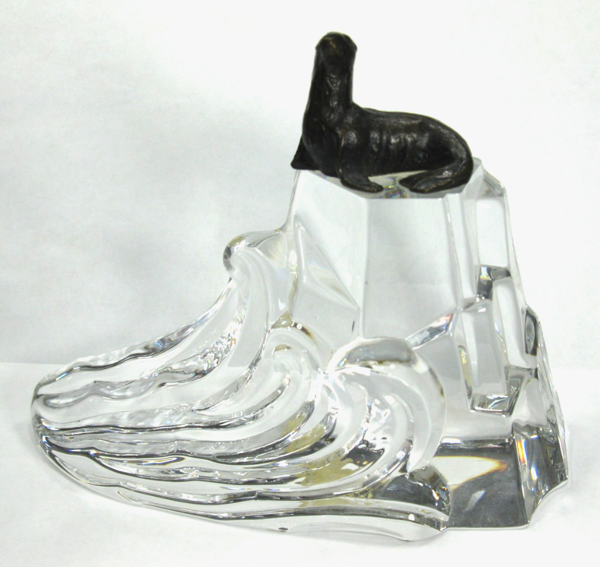 Vinardi Full Lead Crystal Glass w/ Bronze Seal on Top Figure Sculpture 1982