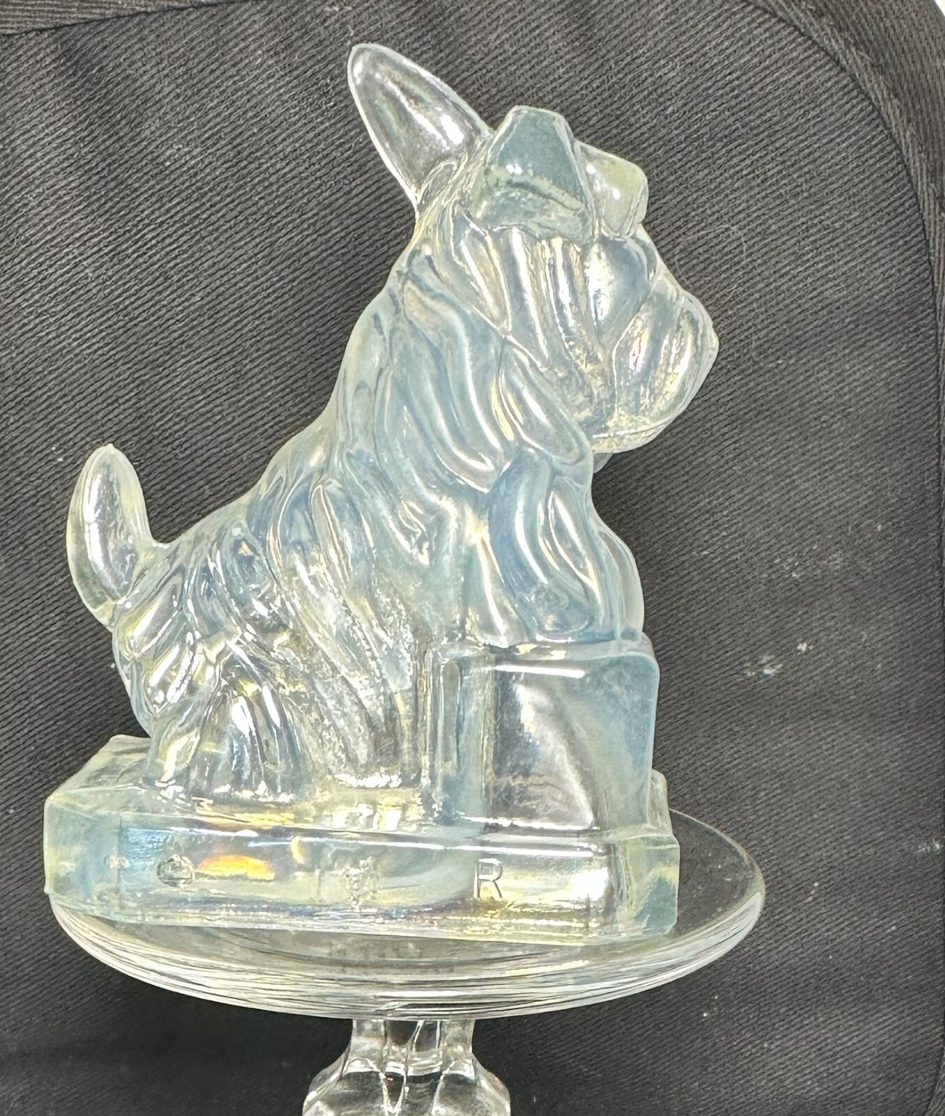 Boyd Glass JB Scottie Dog March Carnival (glows under black light)