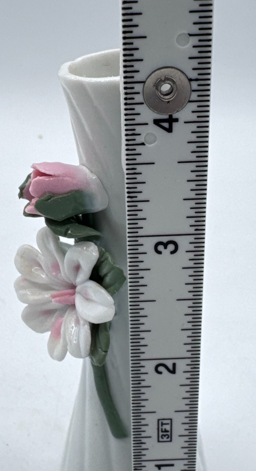 VTG Ceramic Mini 4″Bud Vase White Pink 3D Flowers Swirl Ribbed Texture