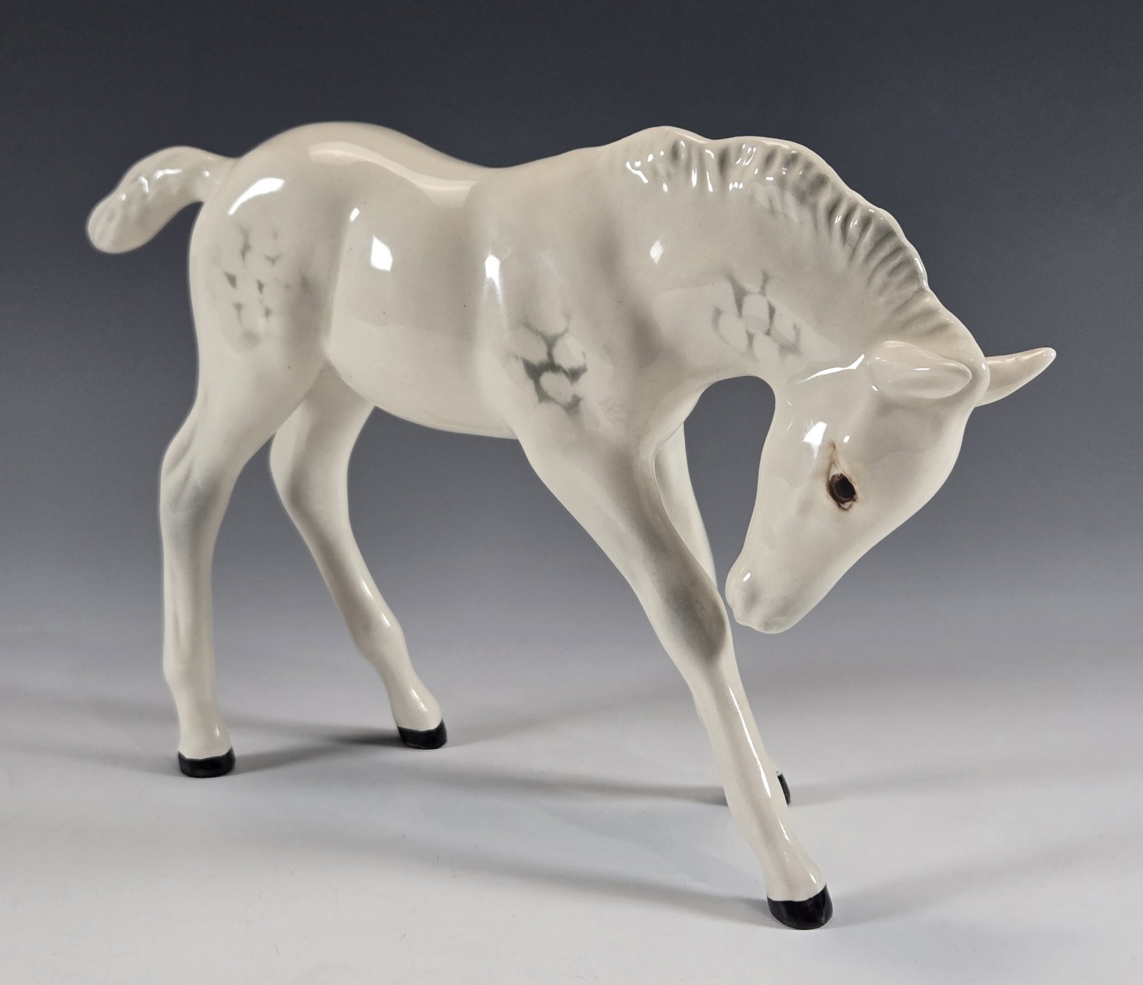 Beswick England Porcelain Foal Horse Figurine Dappled Gray Head Down No 947