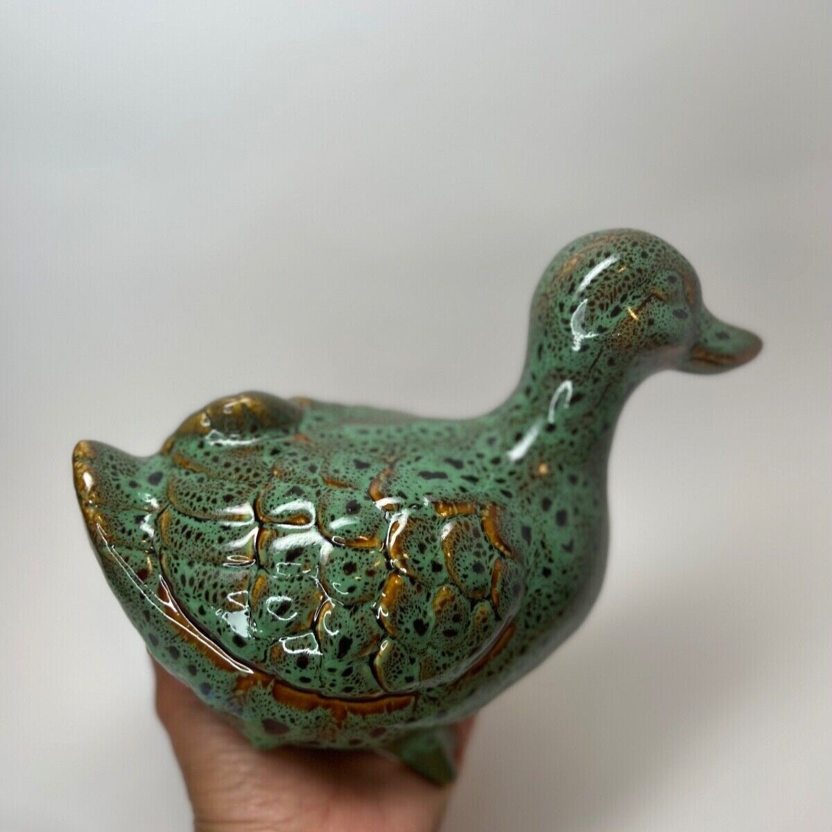 Duck Pottery Figurine Large Soeckle Green 7″x7″ In Excellent Condition