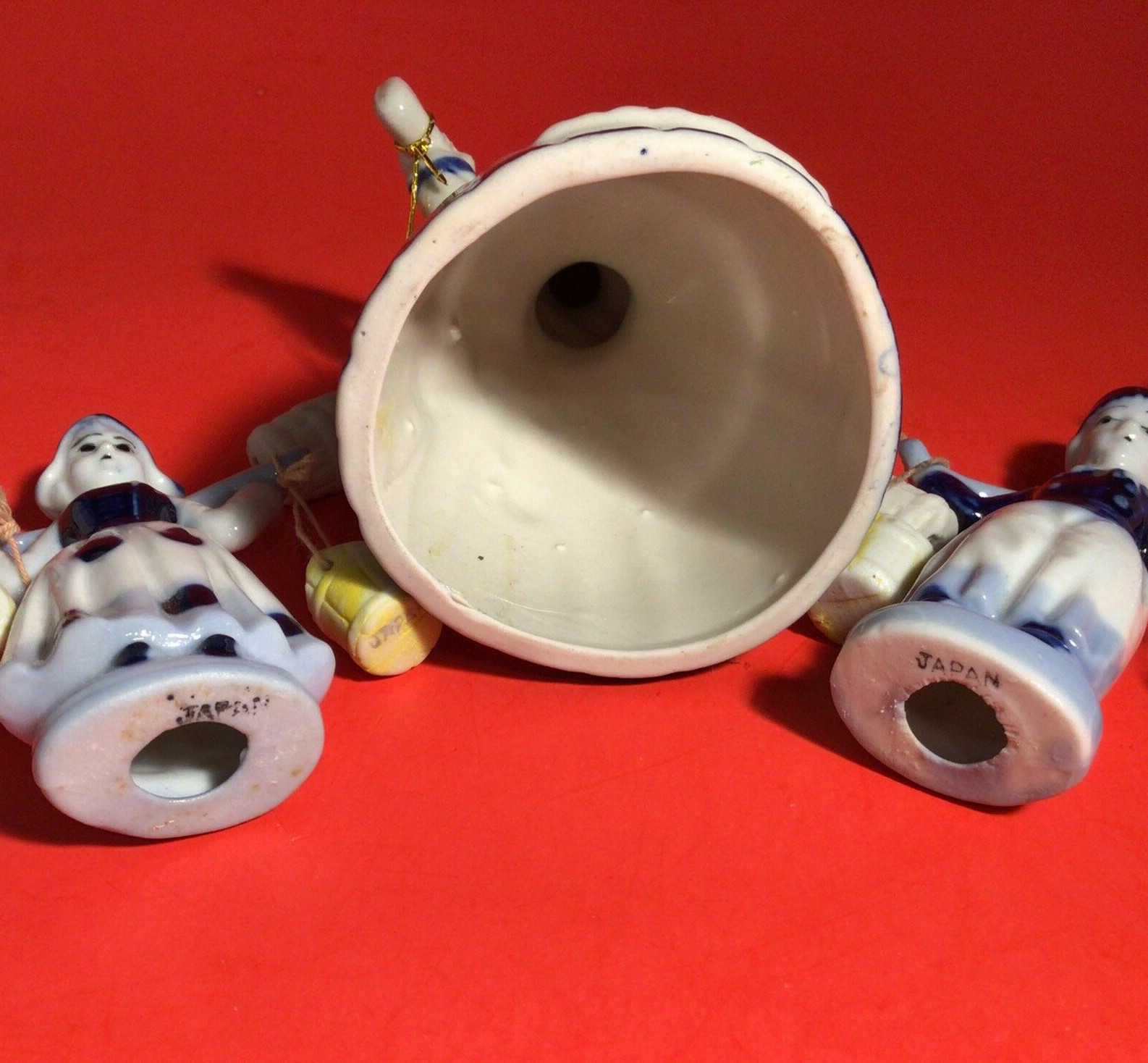 VINTAGE JAPAN DUTCH PORCELAIN MILK MAIDEN FIGURINES SET OF 3 BLUE AND WHITE