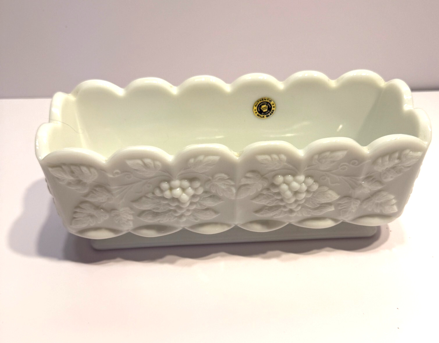 ANTIQUE ESTATE ITEM Westmoreland Milk Glass 1910-1919 Grape Design 8 3/4 STICKER