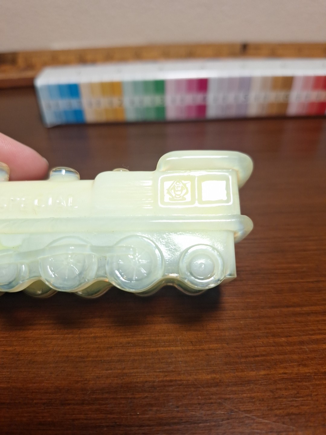 Vintage Boyd Art Glass Special Train Engine Yellow 1980s Figurine GLOWS under BL