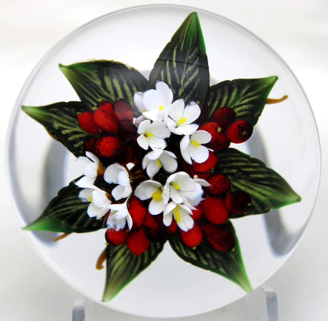 BEAUTIFUL Magnum RICK AYOTTE Flowers & Berries BOUQUET Art Glass PAPERWEIGHT