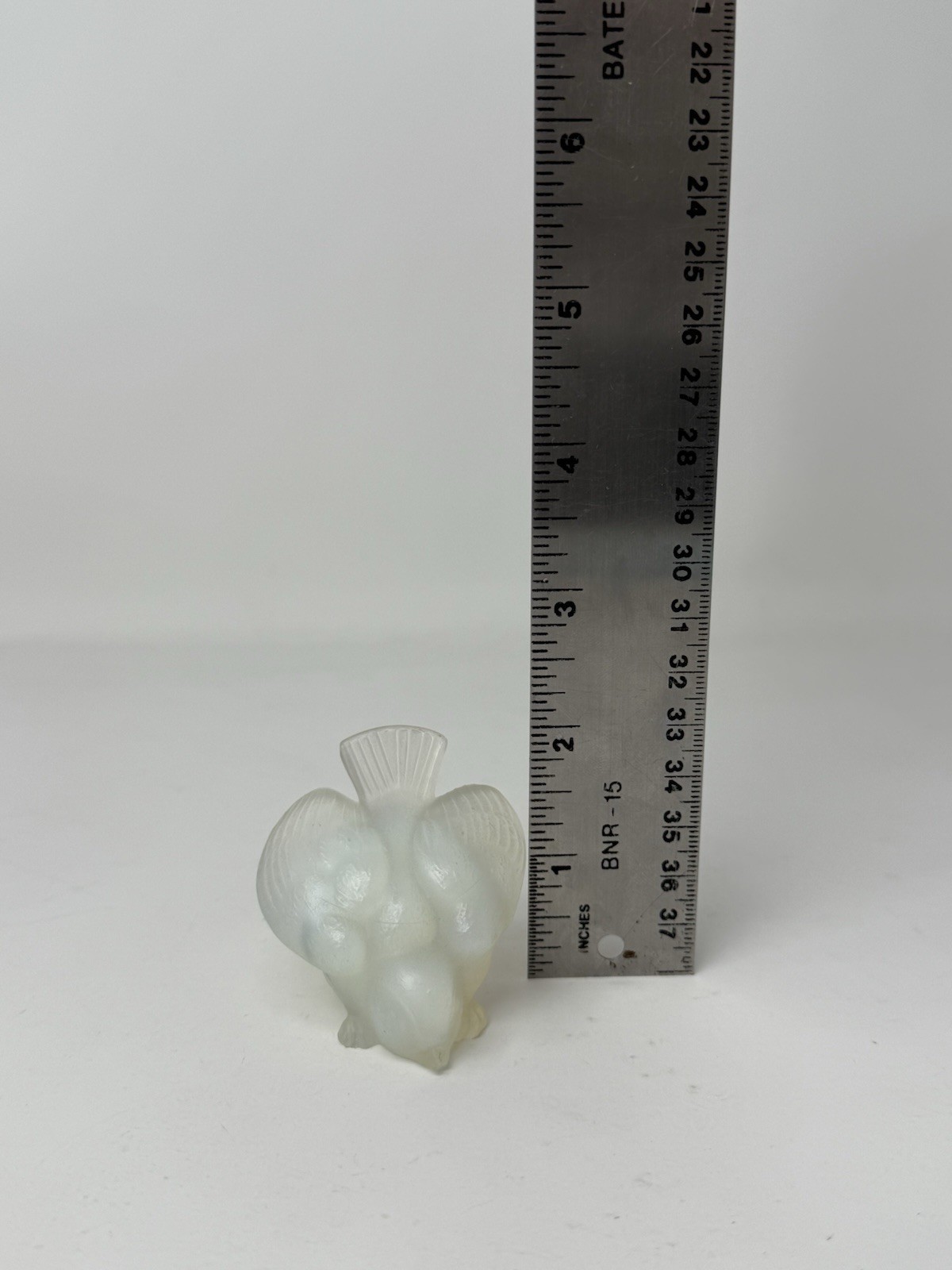 Sabino Sparrow Bird Opalescent Art Glass Figurine (B-439)
