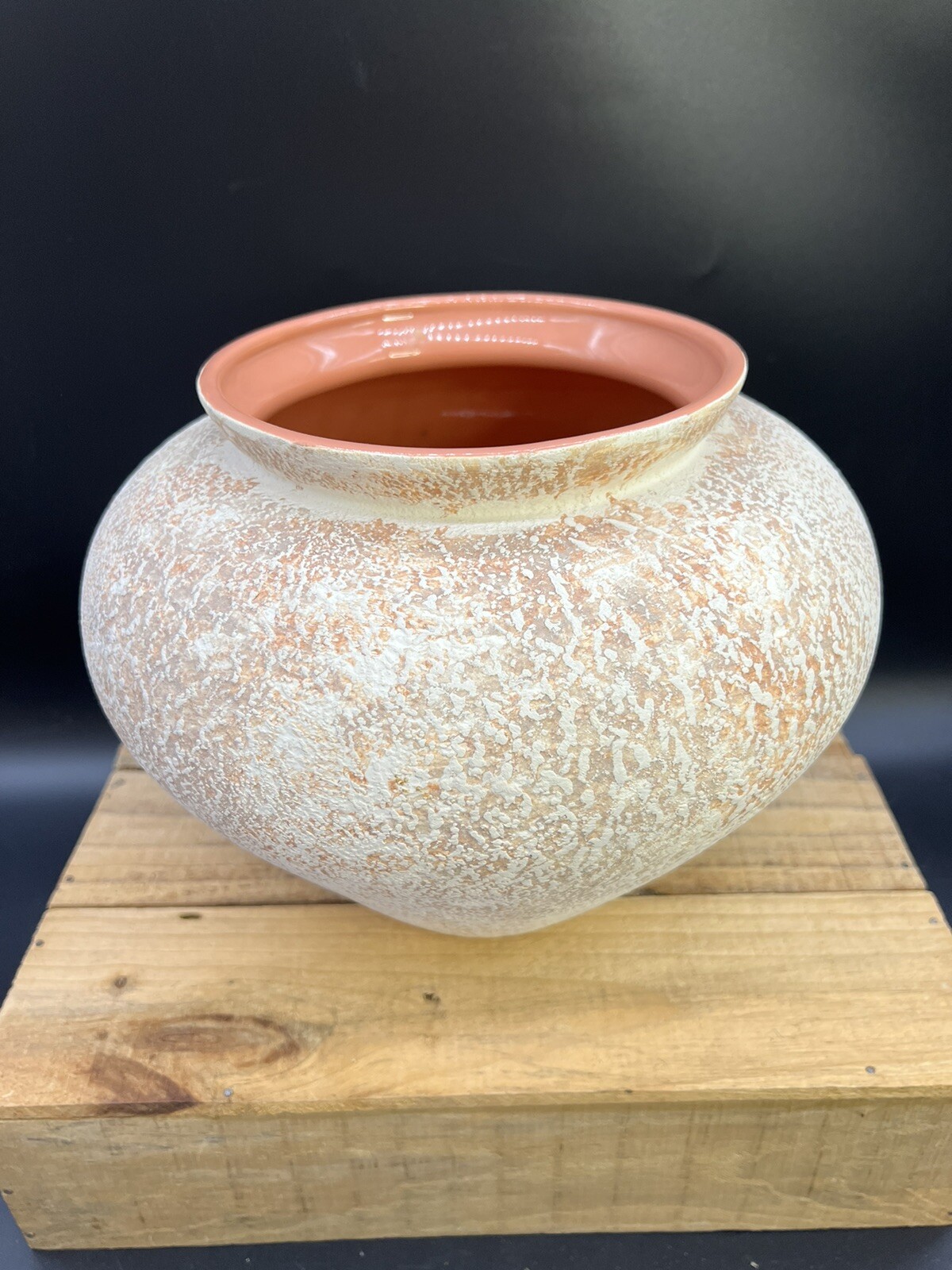 Vintage Haeger Pottery Splatterware Vase Pot Peach and White textured 1986