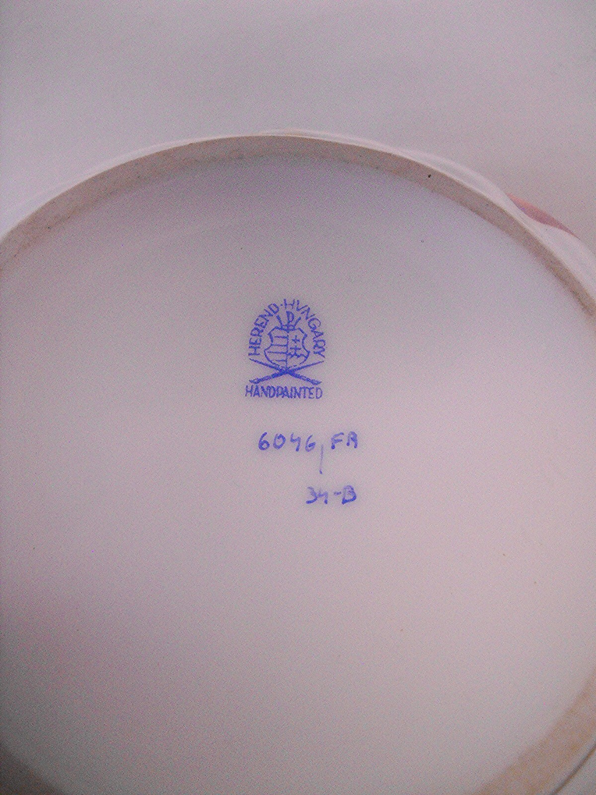 HEREND HUNGARY COVERED BONBON-MARKET GARDEN PATTERN-6046-PLUMS, BUTTERFLIES-EXC.